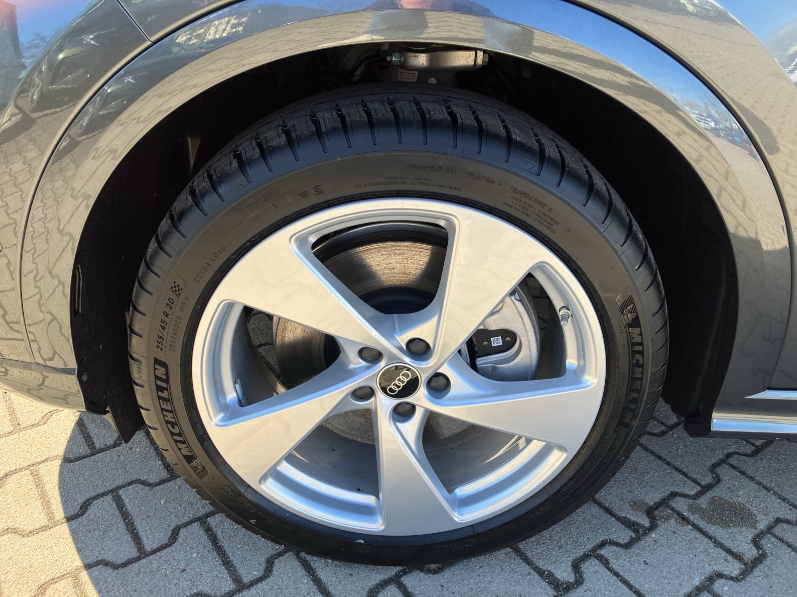 Fahrzeugabbildung Audi Q5 TDI 150 kW quattro S tronic