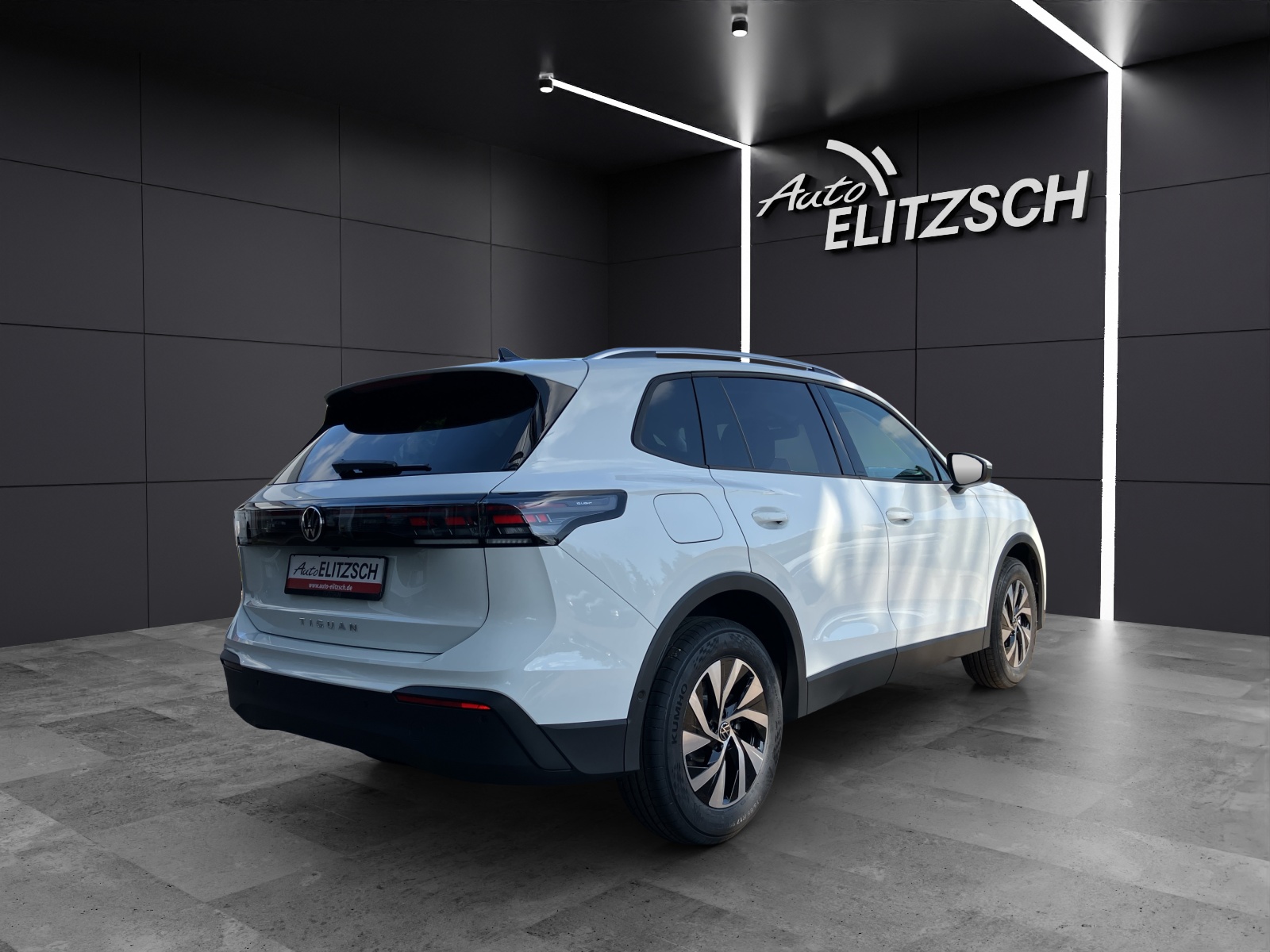 Fahrzeugabbildung Volkswagen Tiguan TDI Life NAVI LED+ Kessy easyOpen