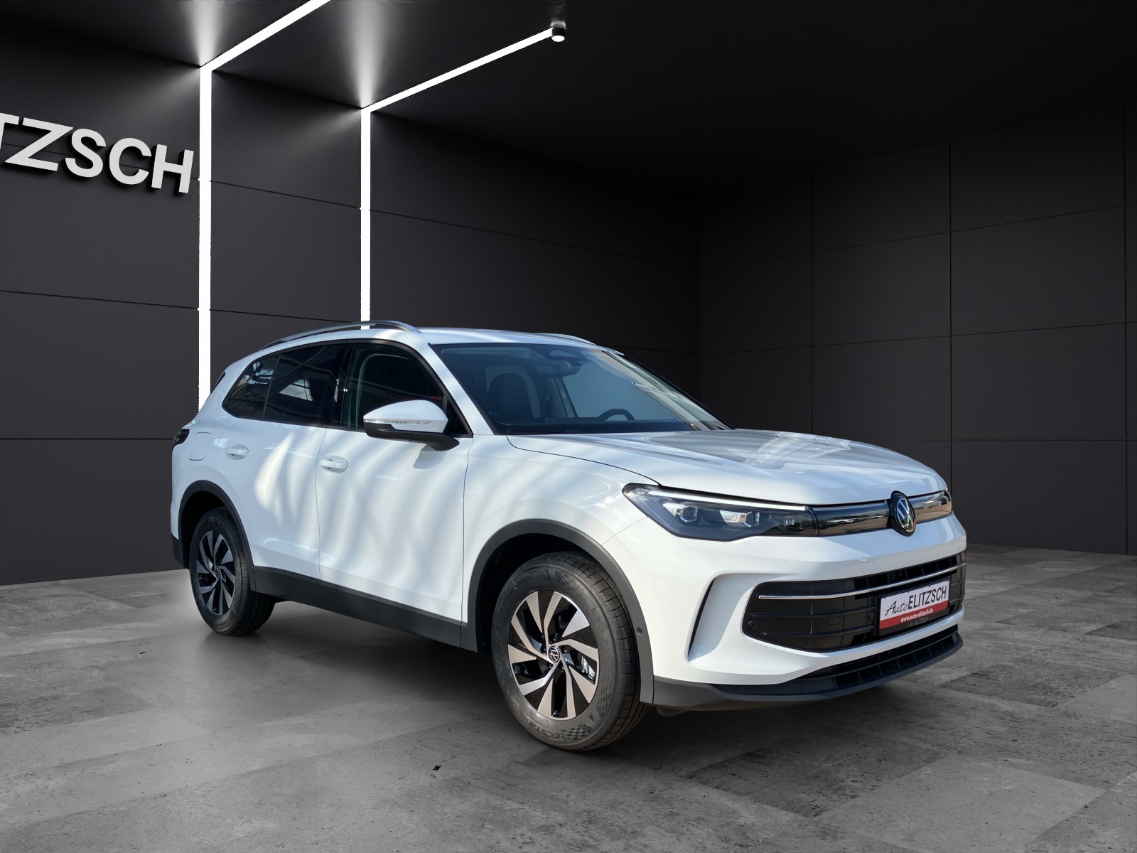 Fahrzeugabbildung Volkswagen Tiguan TDI Life NAVI LED+ Kessy easyOpen