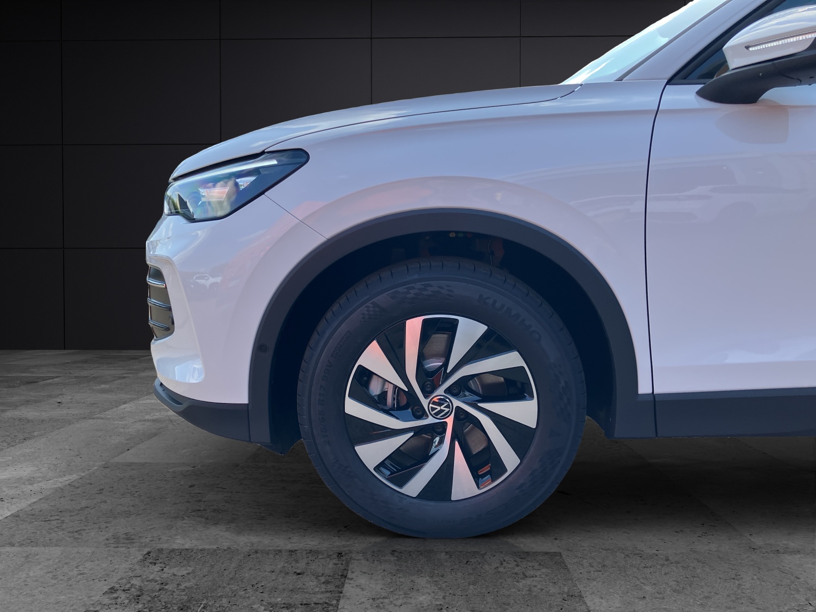 Fahrzeugabbildung Volkswagen Tiguan TDI Life NAVI LED+ Kessy easyOpen