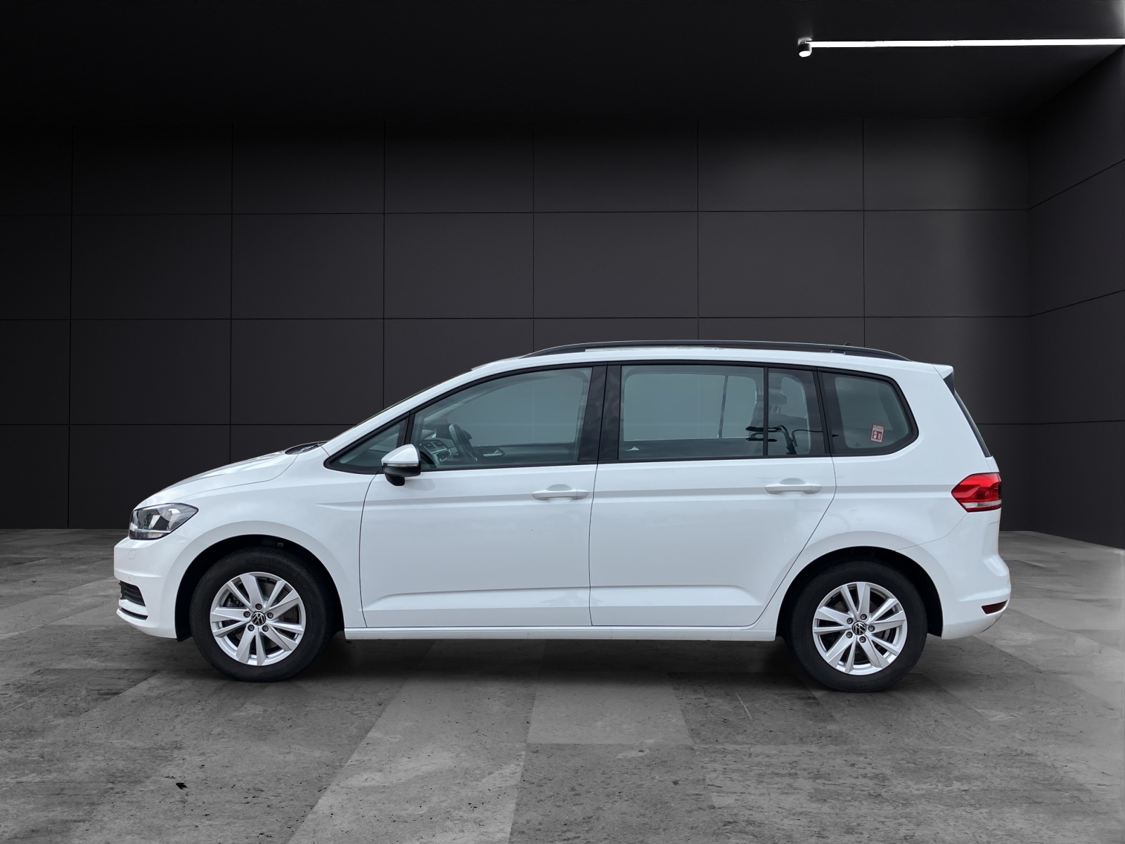 Fahrzeugabbildung Volkswagen Touran TSI Comfortline DSG LED Navi ACC PDC SH