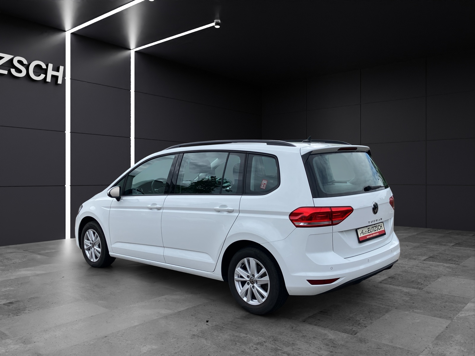 Fahrzeugabbildung Volkswagen Touran TSI Comfortline DSG LED Navi ACC PDC SH