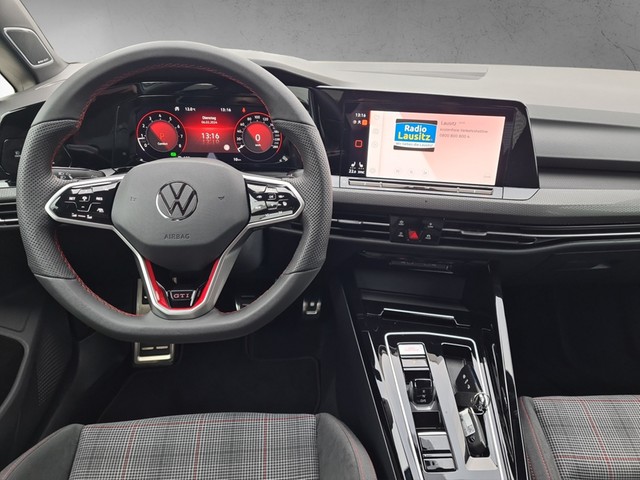 Fahrzeugabbildung Volkswagen Golf VIII GTI Matrix Standhzg Sound ACC DSG PDC SH 19
