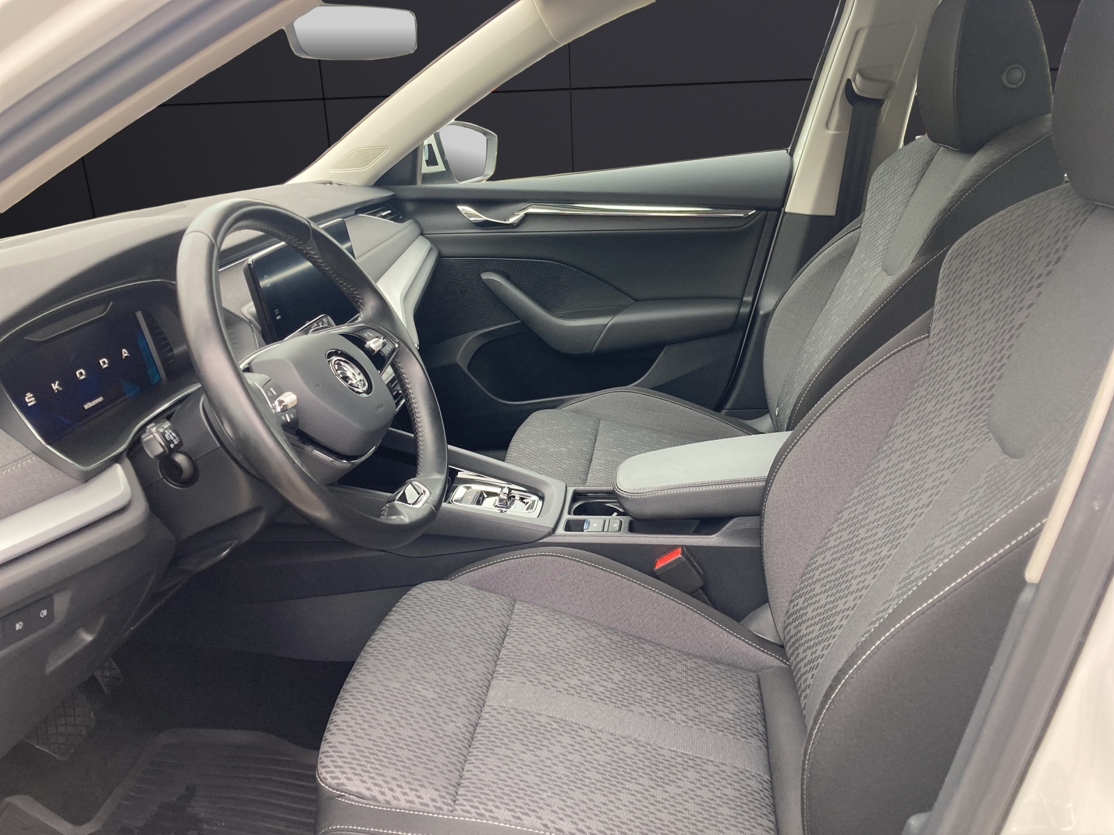 Fahrzeugabbildung SKODA Octavia Combi TDI First-Edition DSG LED Navi PDC SH