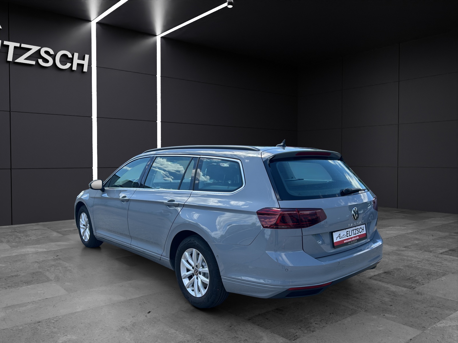 Fahrzeugabbildung Volkswagen Passat Variant TDI Business Matrix Navi ACC AID HUD SHZ LHZ Massage