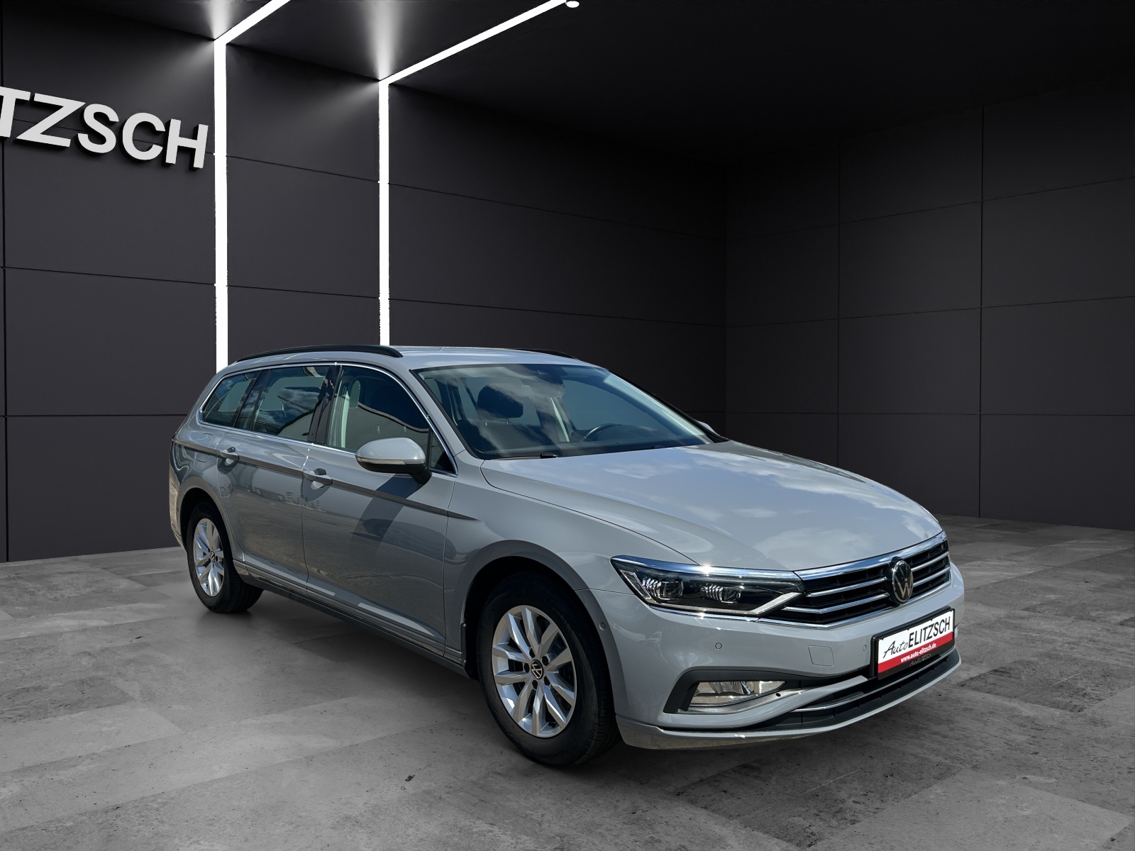 Fahrzeugabbildung Volkswagen Passat Variant TDI Business Matrix Navi ACC AID HUD SHZ LHZ Massage
