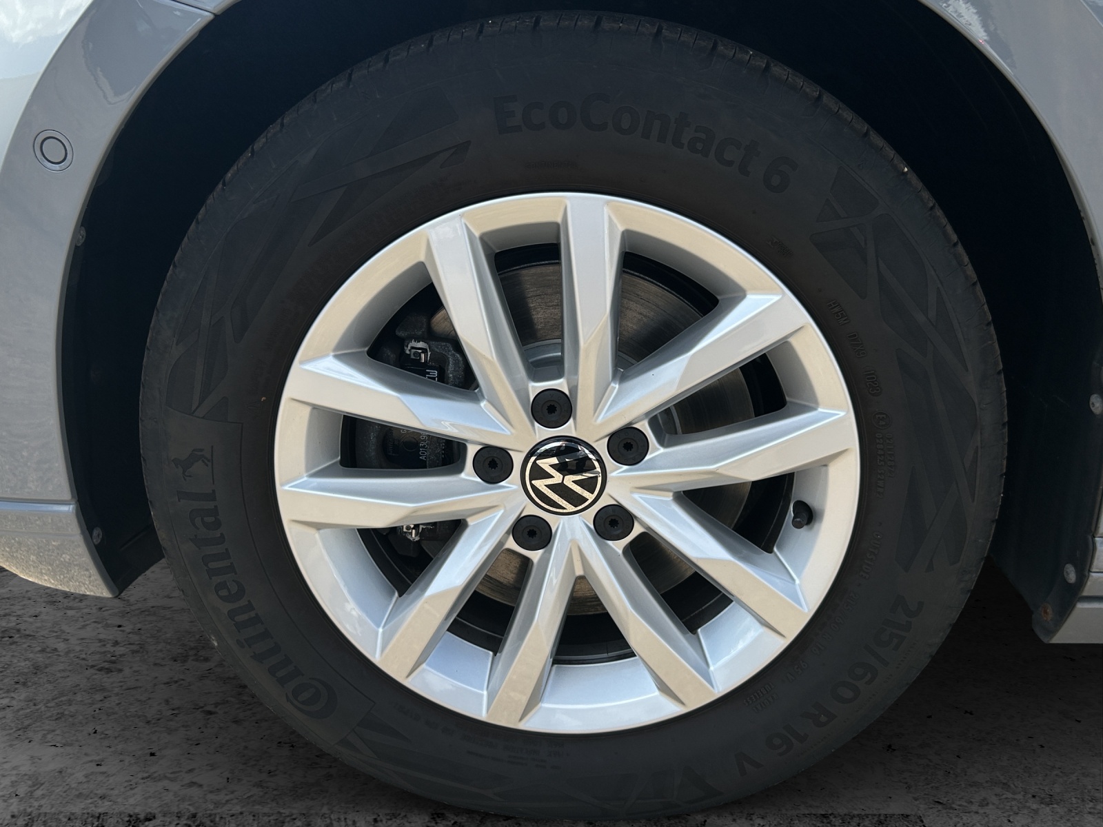 Fahrzeugabbildung Volkswagen Passat Variant TDI Business Matrix Navi ACC AID HUD SHZ LHZ Massage