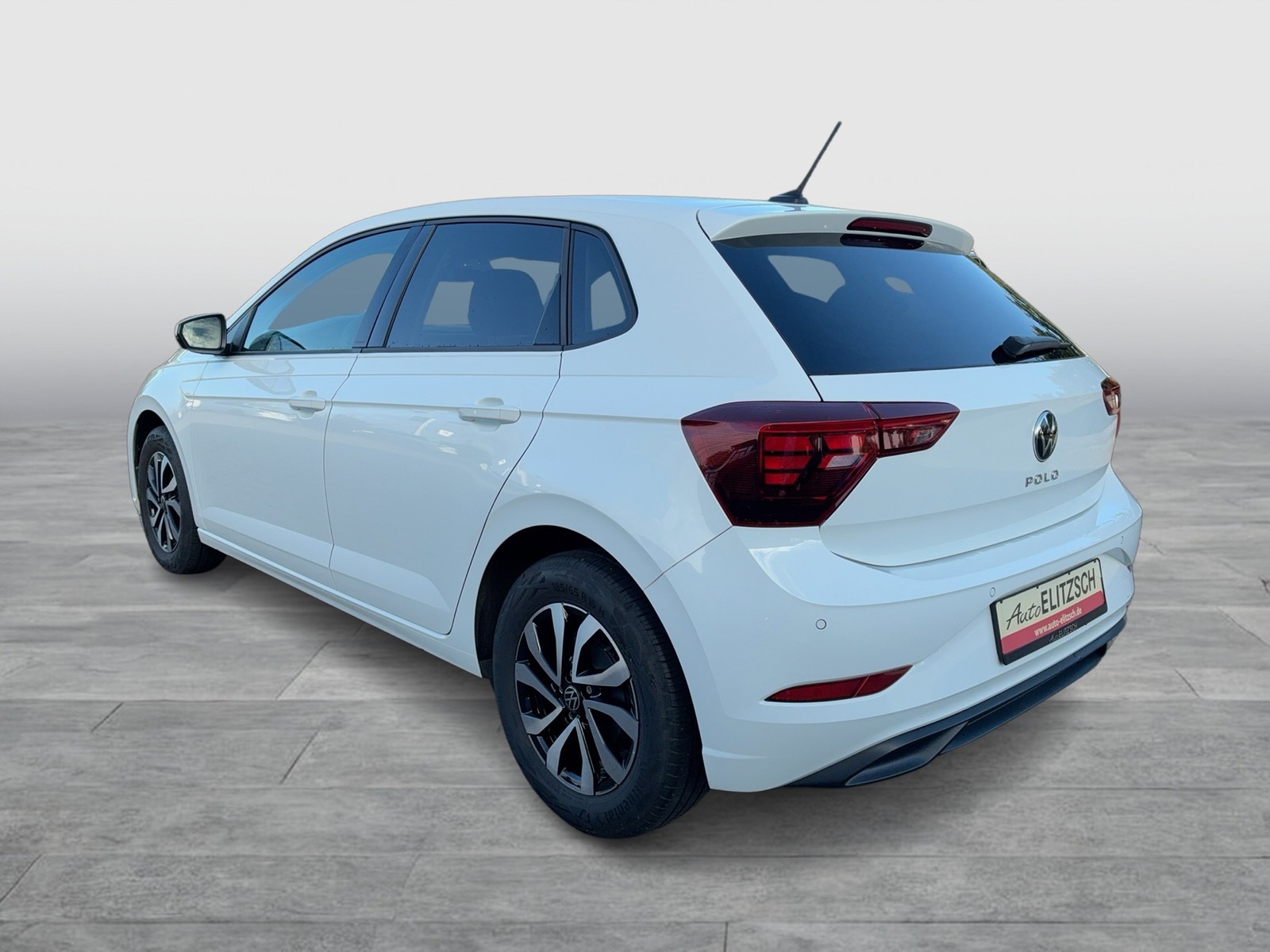 Fahrzeugabbildung Volkswagen Polo TSI Active DSG LED Navi ACC PDC SH
