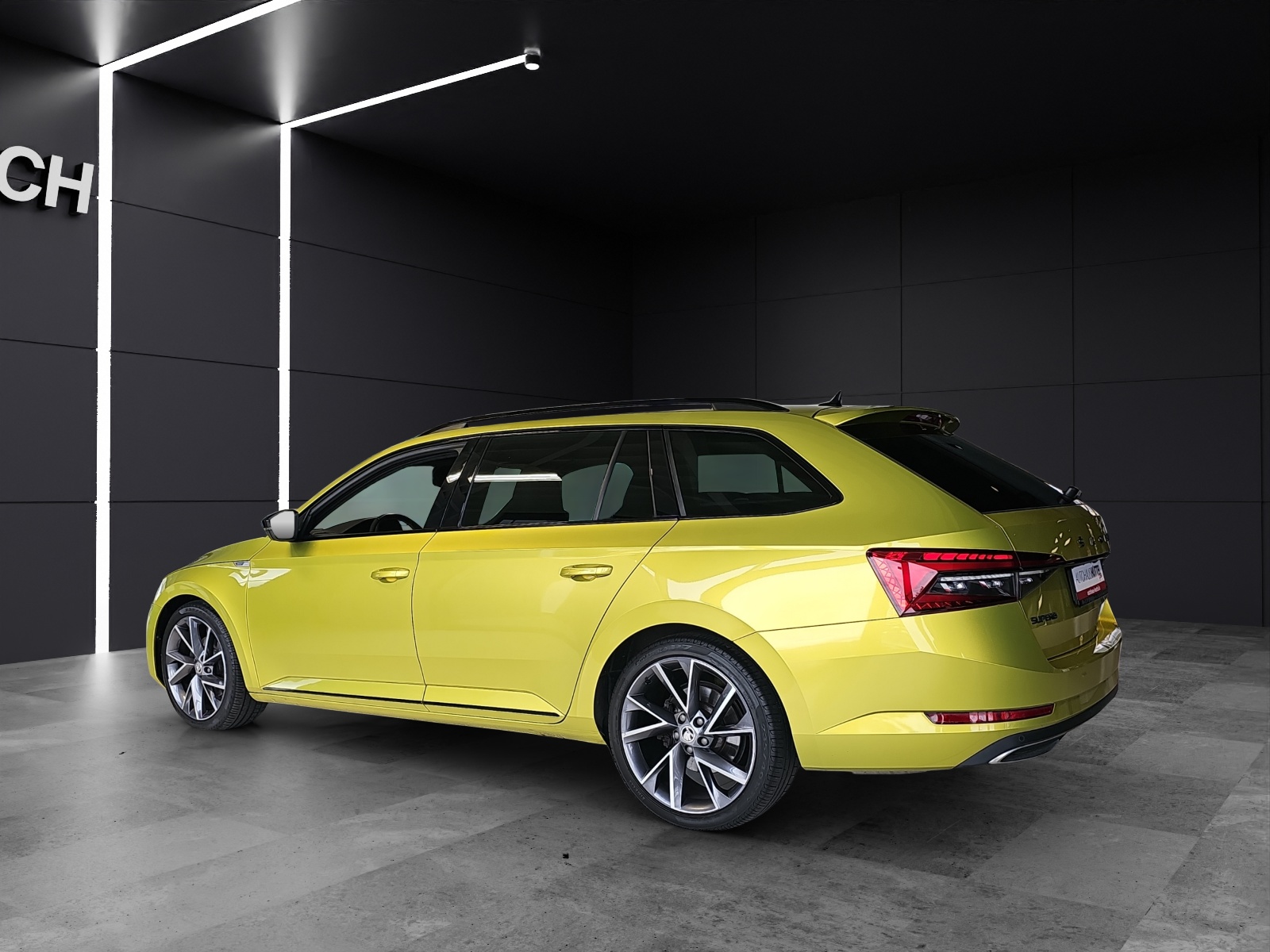 Fahrzeugabbildung SKODA Superb Combi Sportline 2.0 TSI DSG AHZV DCC ACC ALCANTARAHIMMEL