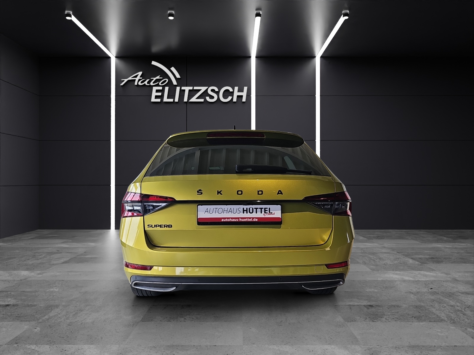 Fahrzeugabbildung SKODA Superb Combi Sportline 2.0 TSI DSG AHZV DCC ACC ALCANTARAHIMMEL