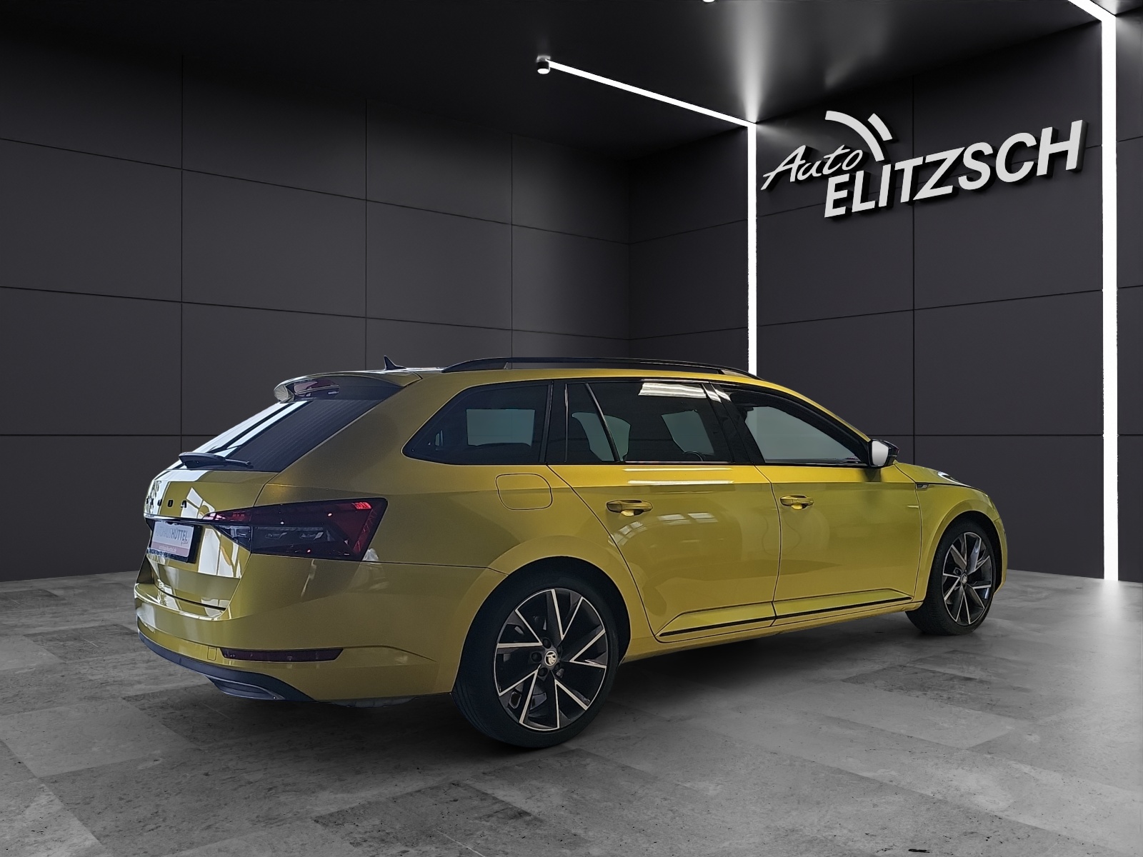 Fahrzeugabbildung SKODA Superb Combi Sportline 2.0 TSI DSG AHZV DCC ACC ALCANTARAHIMMEL