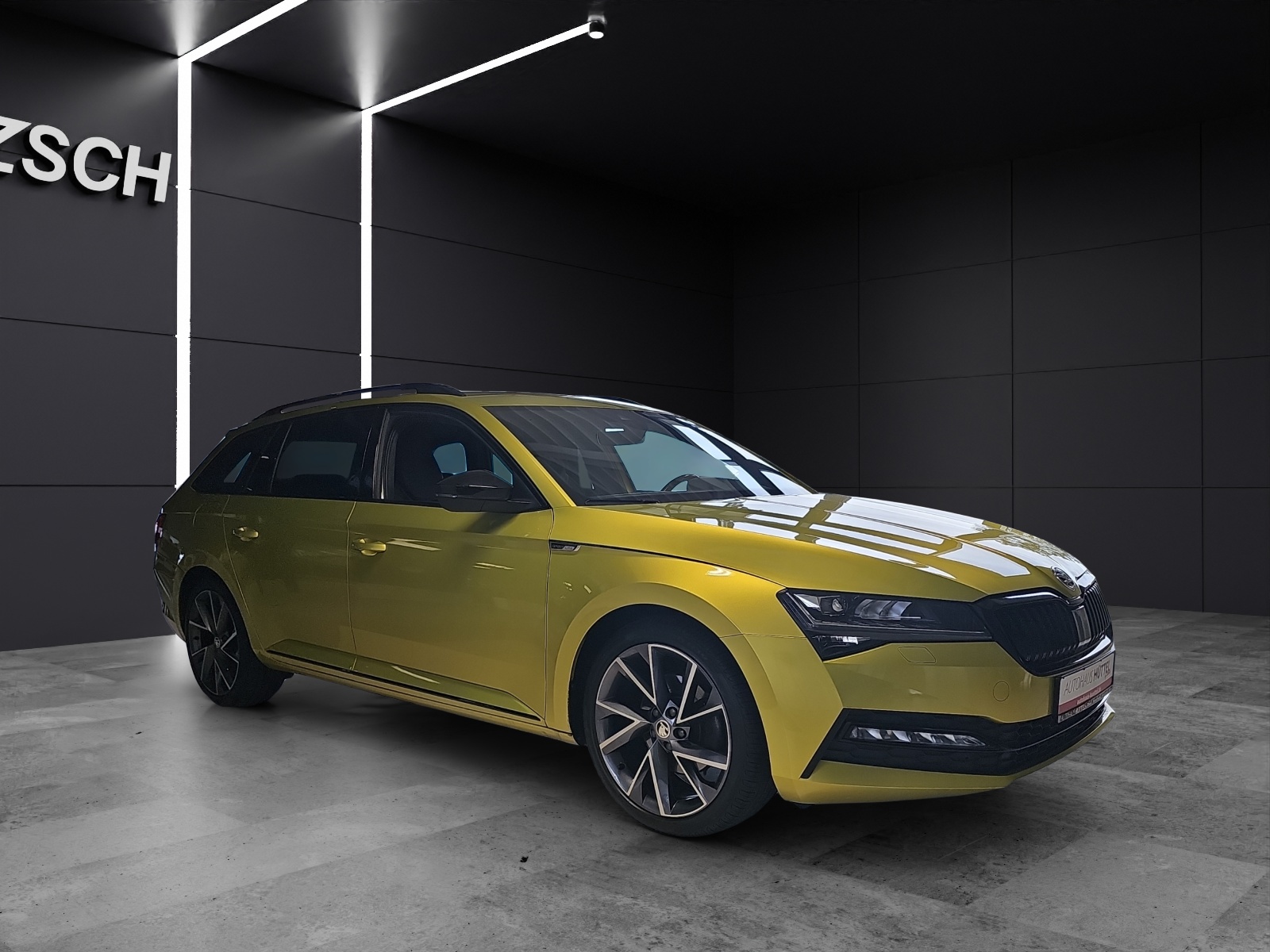 Fahrzeugabbildung SKODA Superb Combi Sportline 2.0 TSI DSG AHZV DCC ACC ALCANTARAHIMMEL