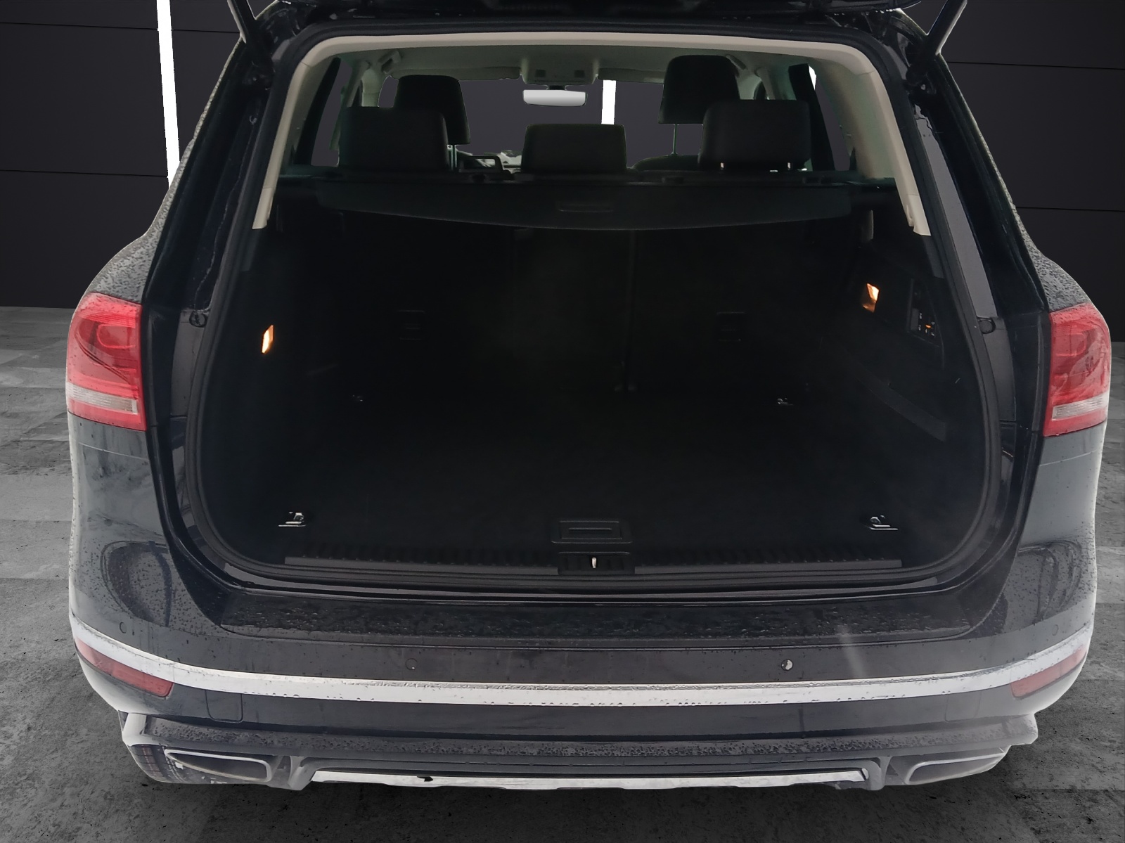 Fahrzeugabbildung Volkswagen Touareg TDI Terrain-Tech R-Line 4M Xenon AHK Navi Luft Leder SH 19