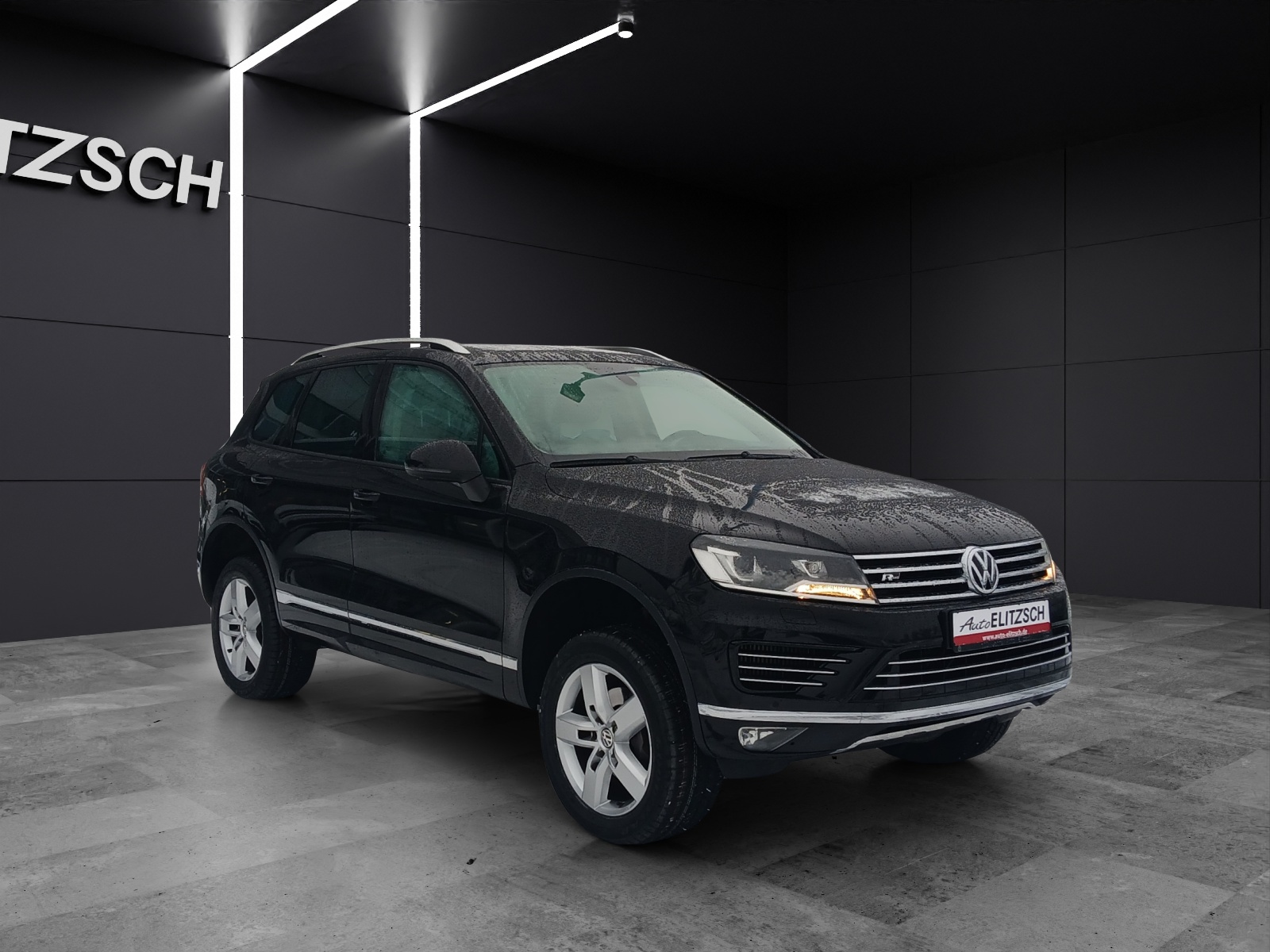 Fahrzeugabbildung Volkswagen Touareg TDI Terrain-Tech R-Line 4M Xenon AHK Navi Luft Leder SH 19