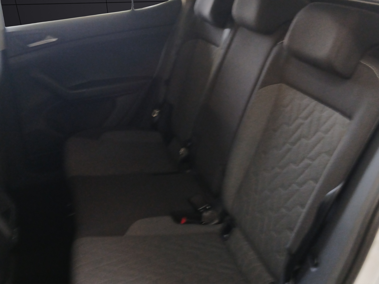 Fahrzeugabbildung Volkswagen T-Cross Life DSG LED RearView Ready2Discover