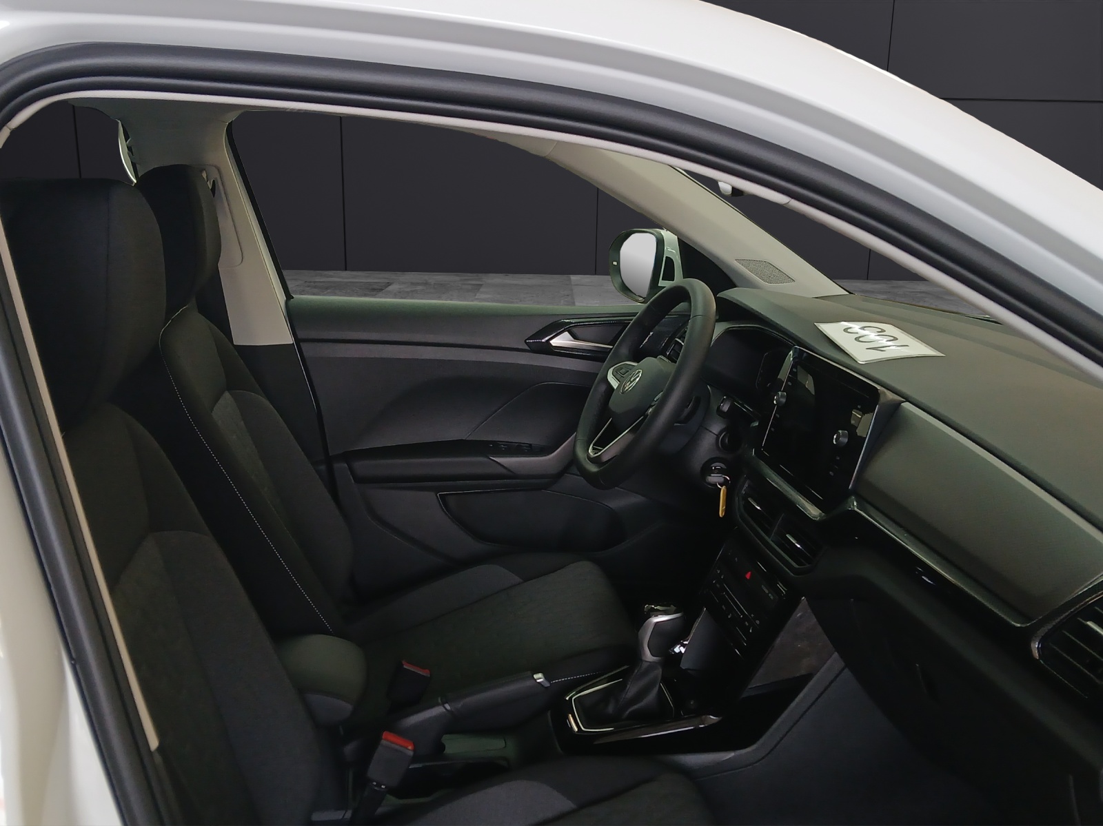 Fahrzeugabbildung Volkswagen T-Cross Life DSG LED RearView Ready2Discover