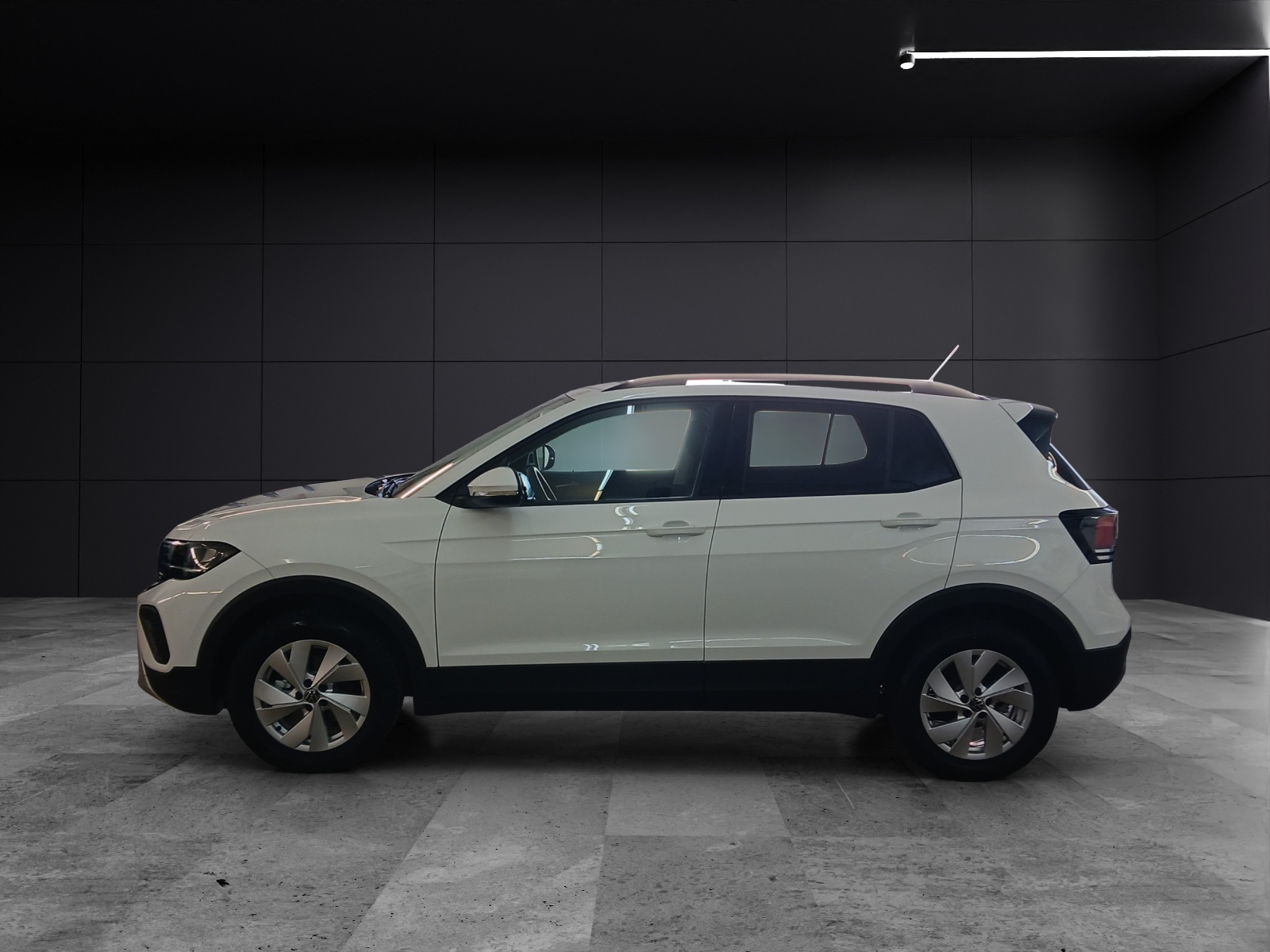 Fahrzeugabbildung Volkswagen T-Cross Life DSG LED RearView Ready2Discover