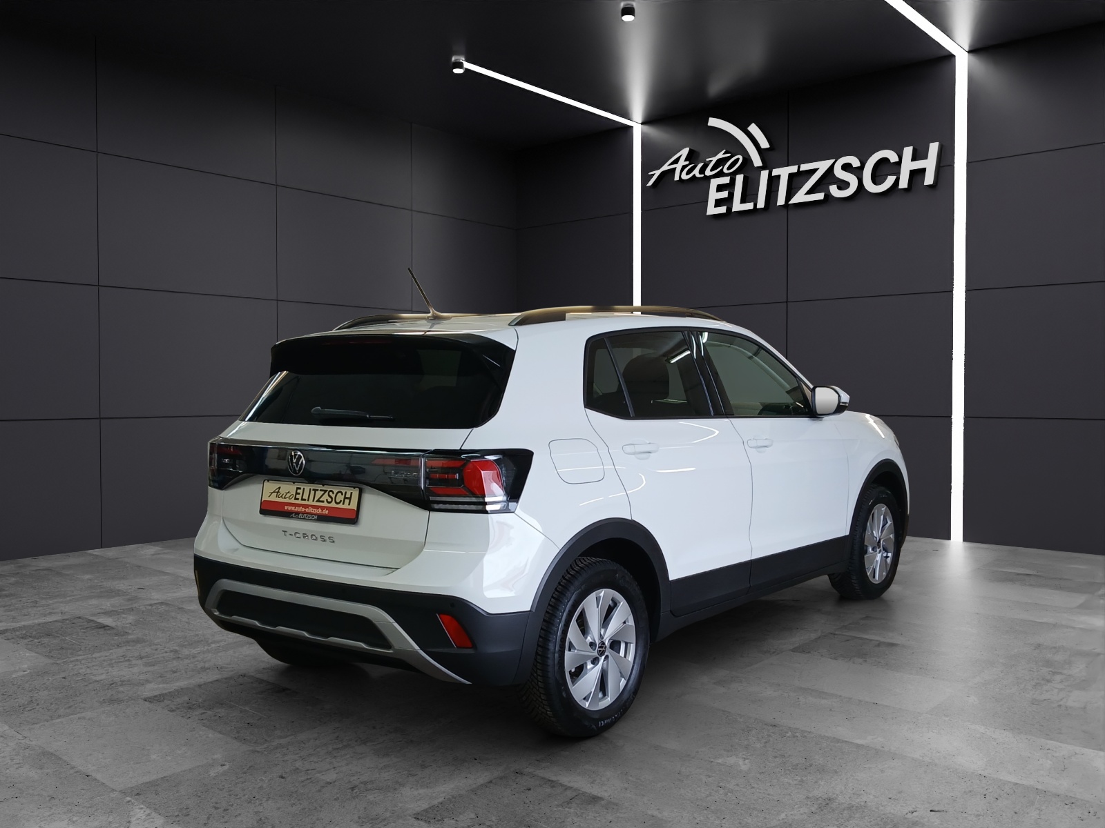 Fahrzeugabbildung Volkswagen T-Cross Life DSG LED RearView Ready2Discover