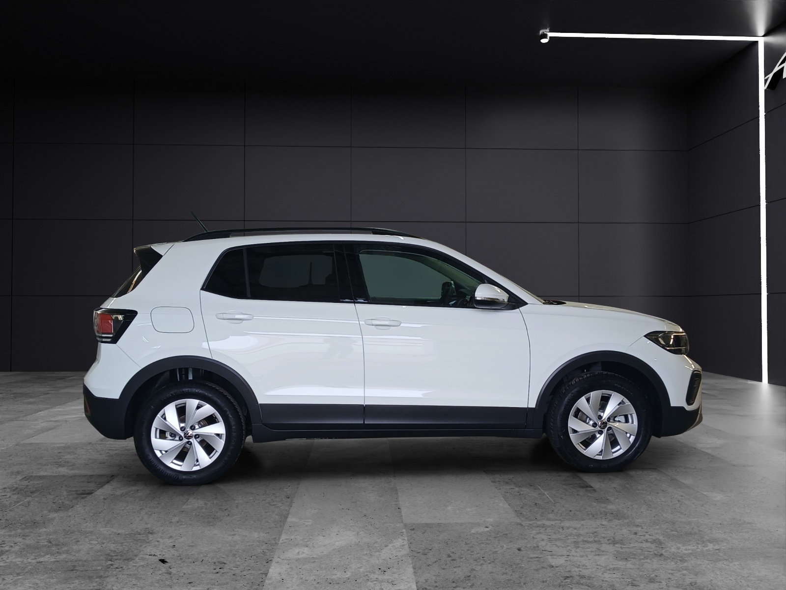 Fahrzeugabbildung Volkswagen T-Cross Life DSG LED RearView Ready2Discover