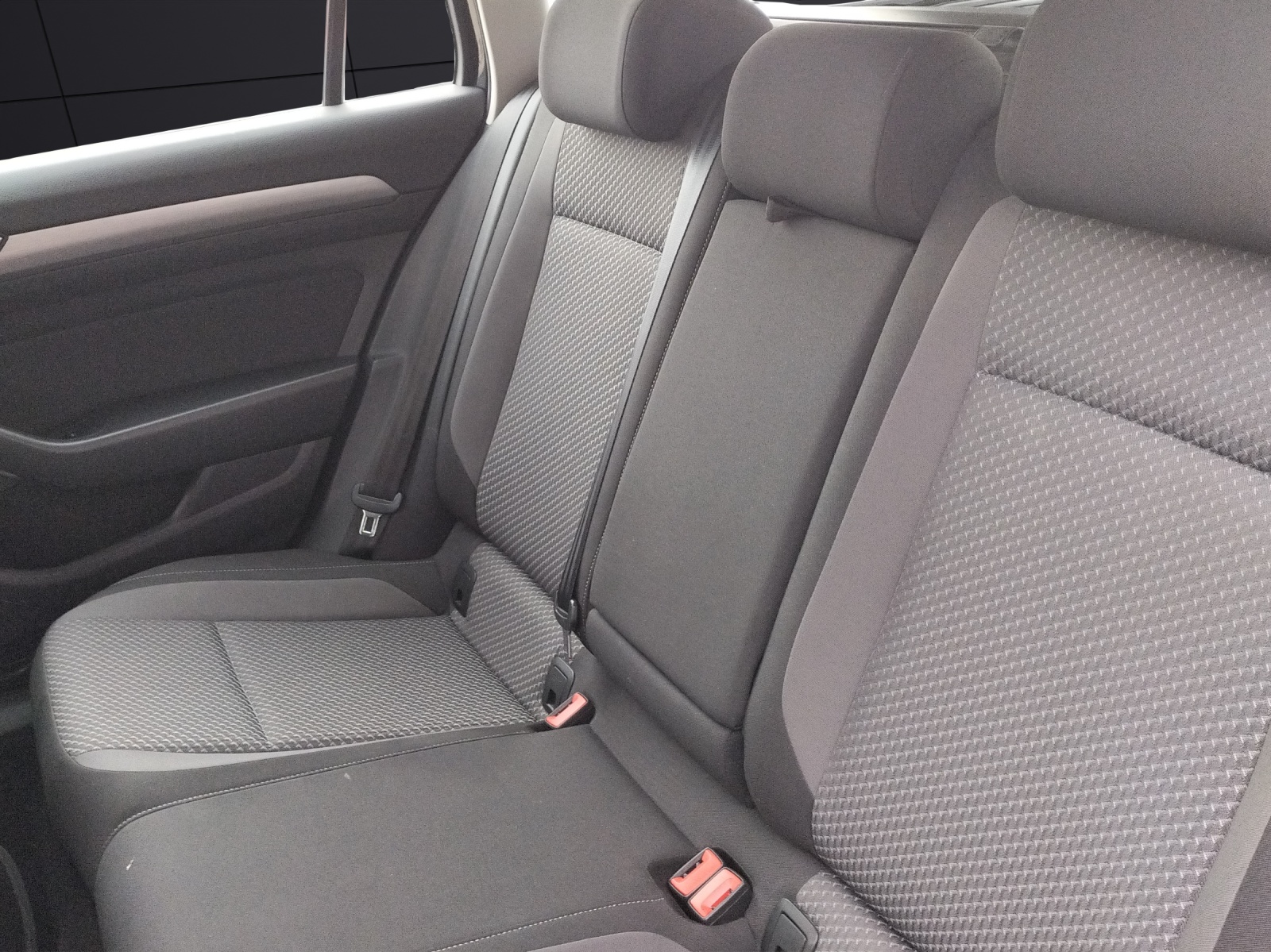 Fahrzeugabbildung Volkswagen Passat Variant Basis TDI DSG LED ACC SH WeConnect Navi Klima