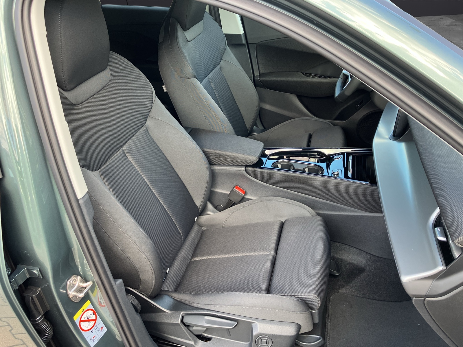 Fahrzeugabbildung Audi Q3 TFSI 110 kW LED, AHZV, DAB, ACC