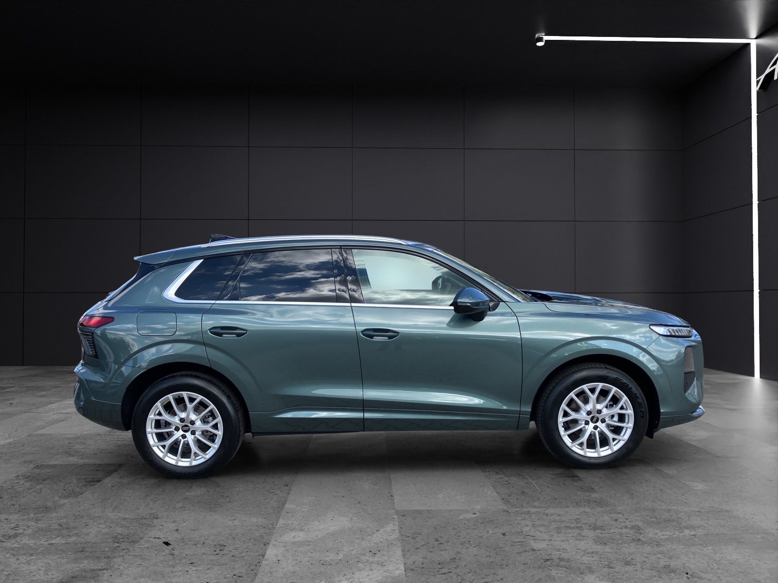 Fahrzeugabbildung Audi Q3 TFSI 110 kW LED, AHZV, DAB, ACC