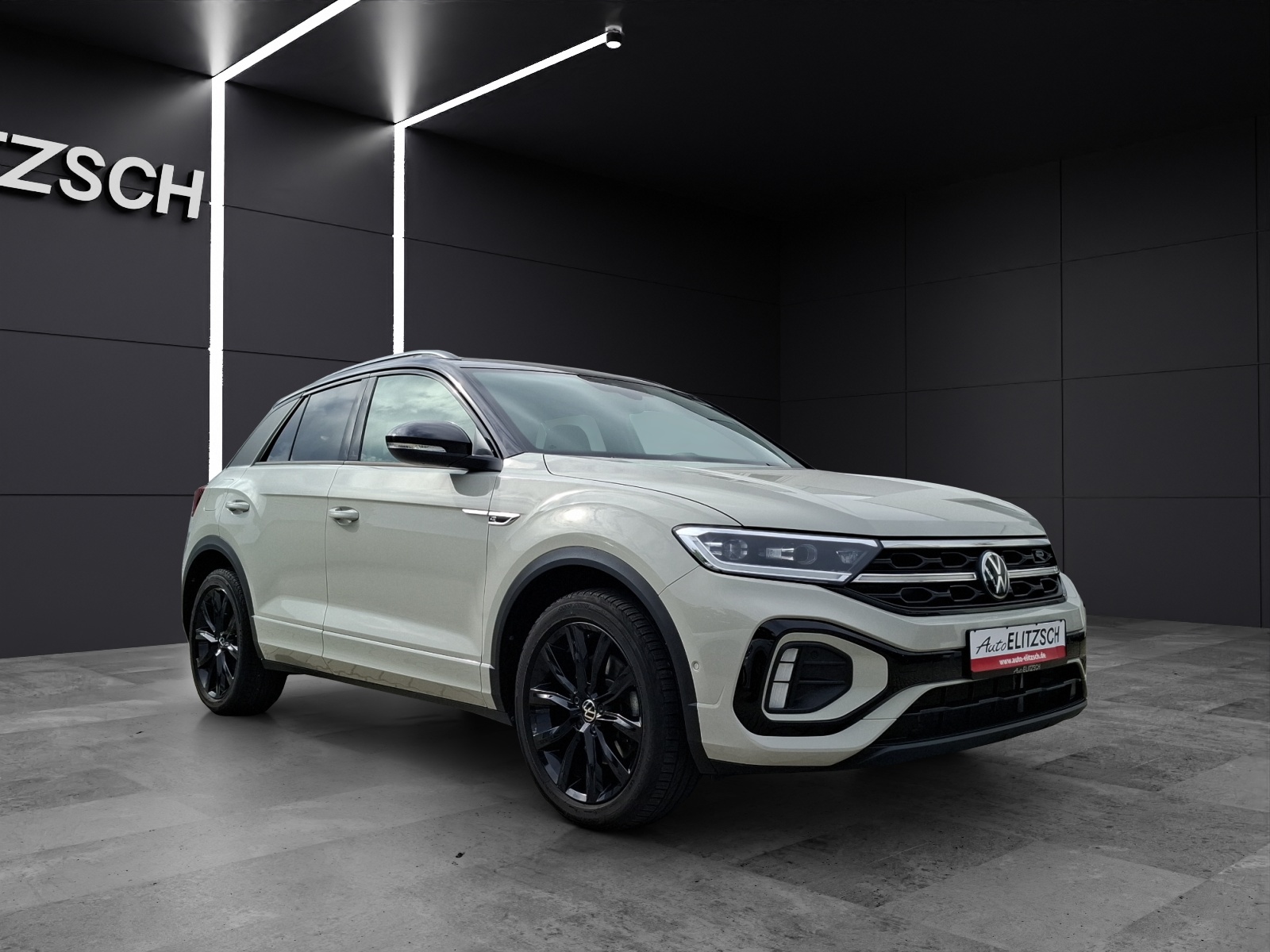 Fahrzeugabbildung Volkswagen T-Roc TSI R-Line DSG 4M Matrix Navi AID ACC RFK SH 18
