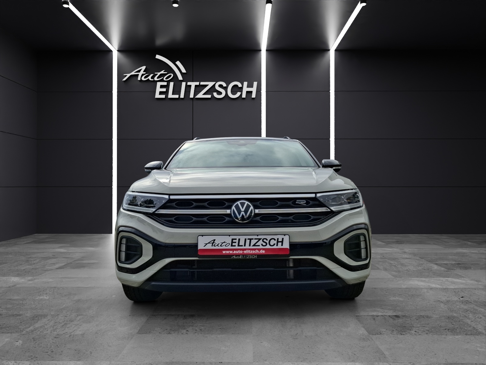 Fahrzeugabbildung Volkswagen T-Roc TSI R-Line DSG 4M Matrix Navi AID ACC RFK SH 18