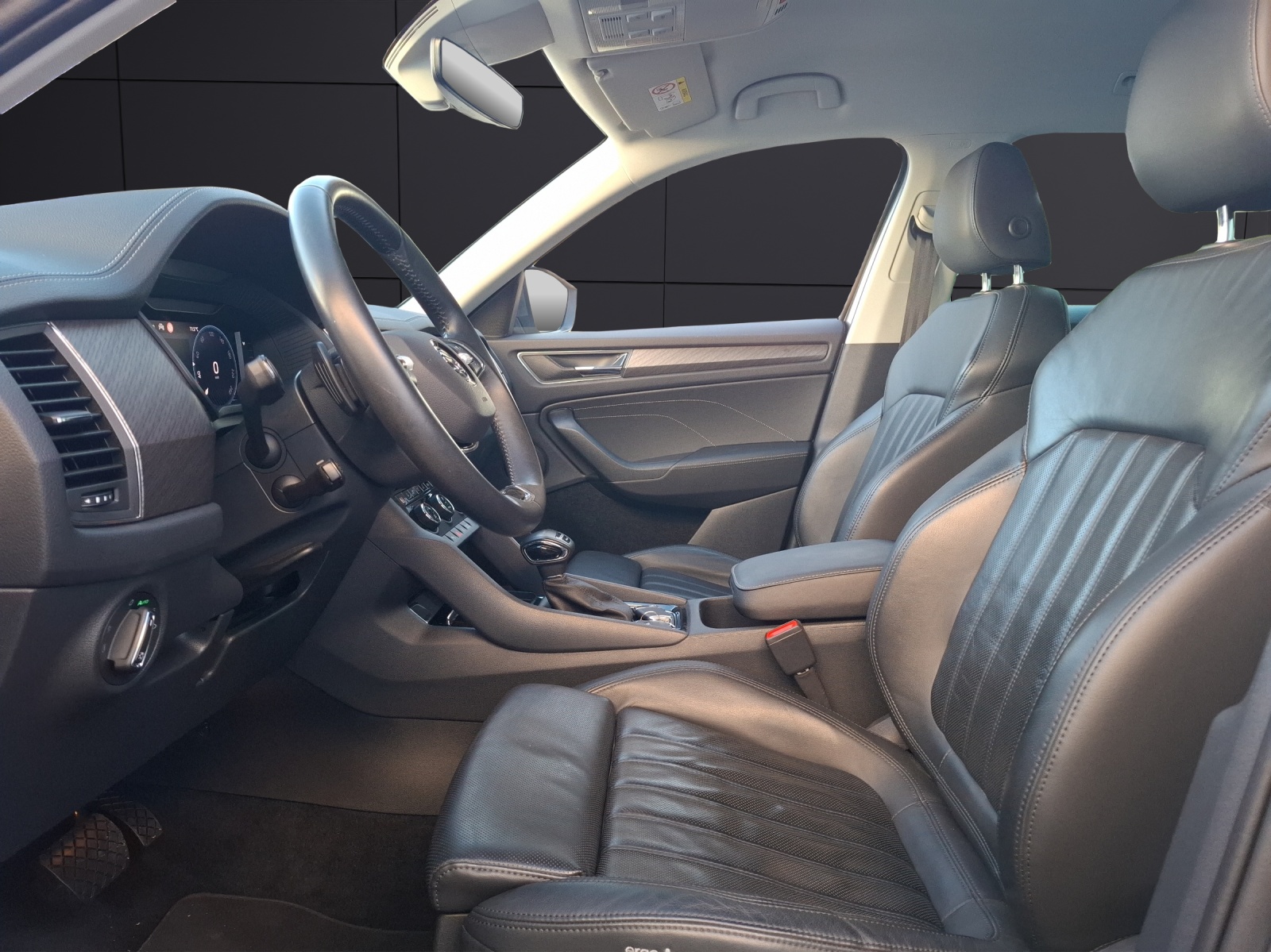 Fahrzeugabbildung SKODA Kodiaq TSI Style DSG 4x4 Standhzg. Matrix Navi Leder AID ACC RFK SH