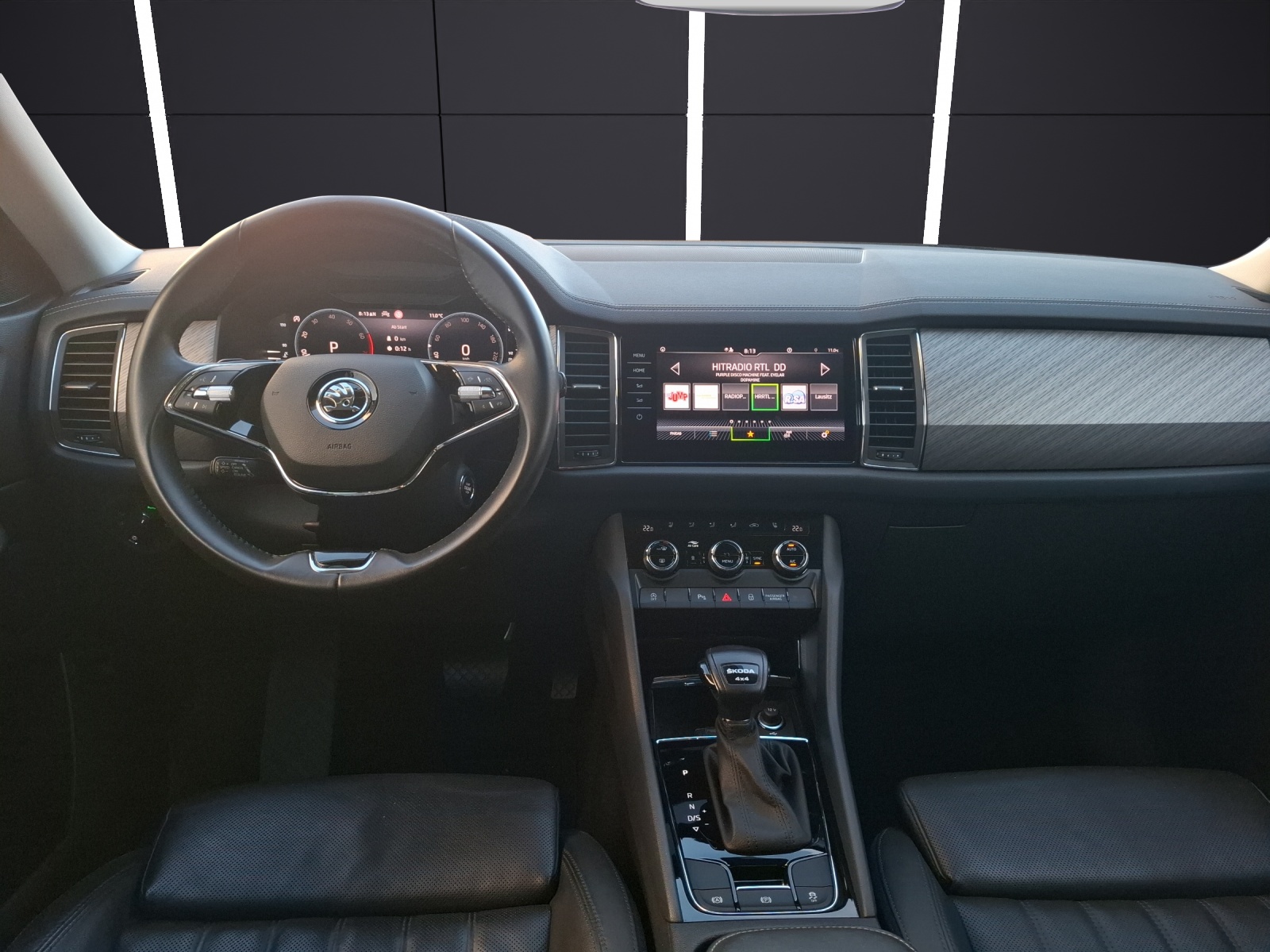 Fahrzeugabbildung SKODA Kodiaq TSI Style DSG 4x4 Standhzg. Matrix Navi Leder AID ACC RFK SH