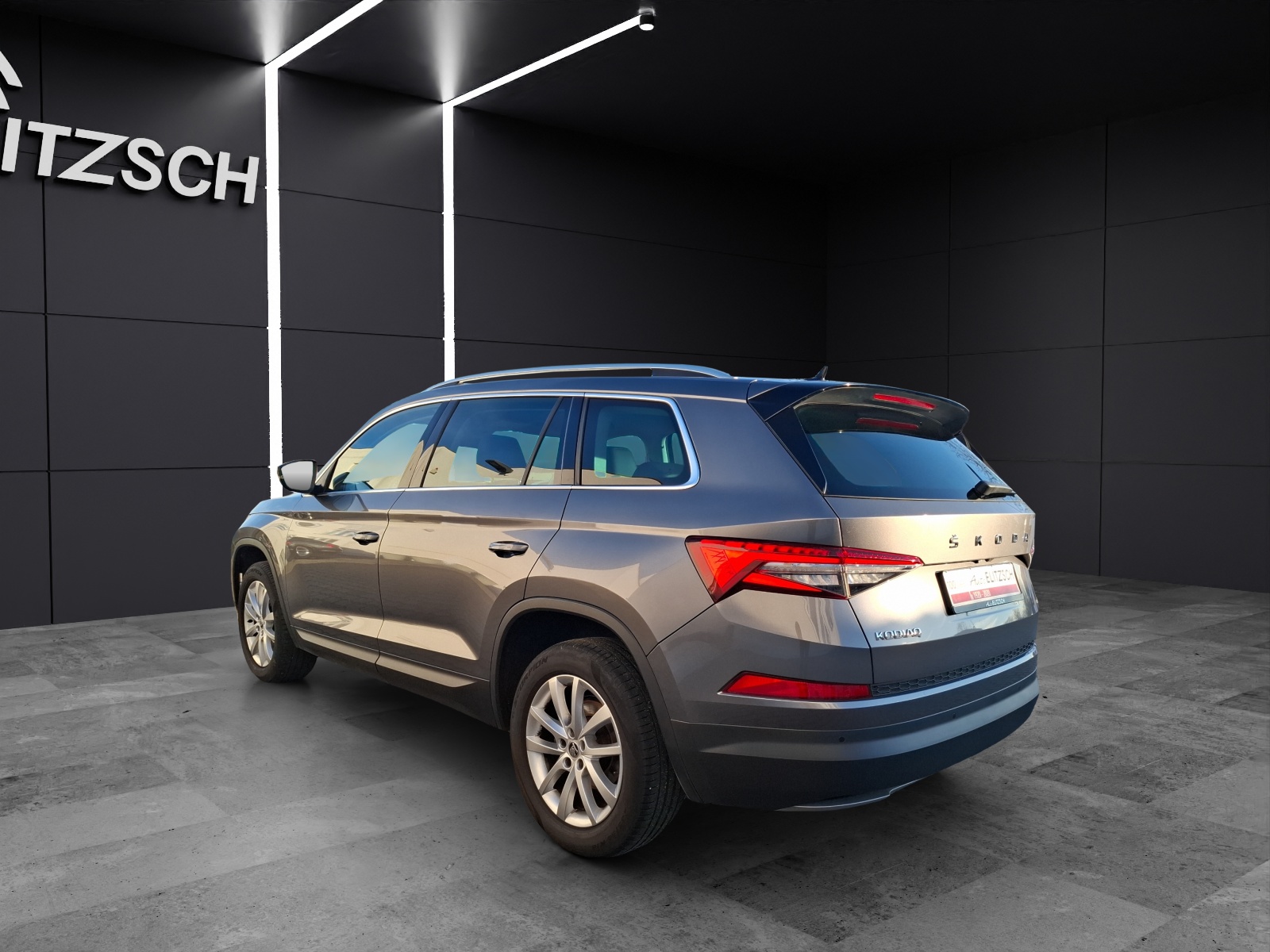 Fahrzeugabbildung SKODA Kodiaq TSI Style DSG 4x4 Standhzg. Matrix Navi Leder AID ACC RFK SH