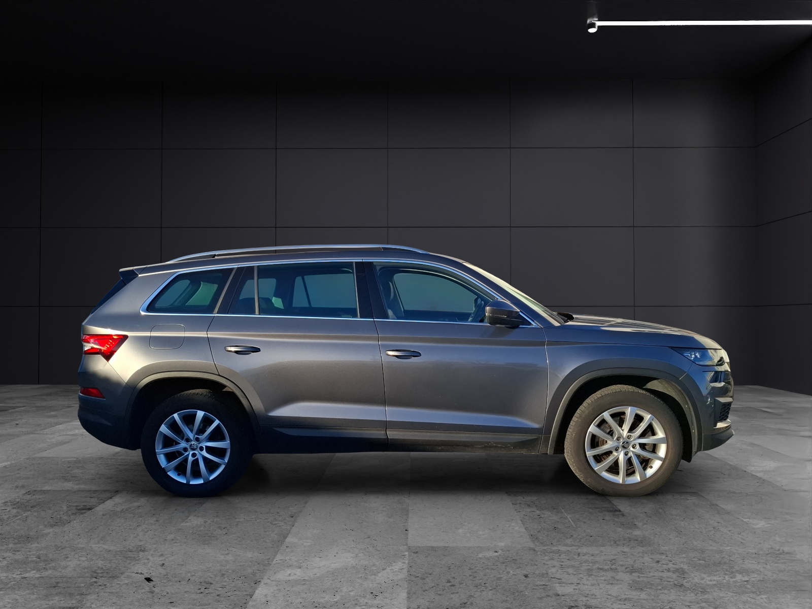 Fahrzeugabbildung SKODA Kodiaq TSI Style DSG 4x4 Standhzg. Matrix Navi Leder AID ACC RFK SH