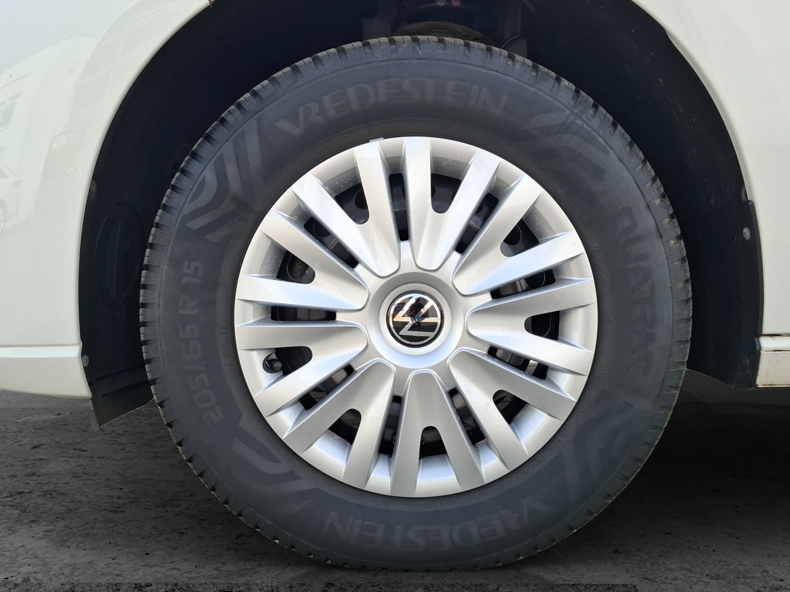 Fahrzeugabbildung Volkswagen Caddy TDI Kasten EcoProfi AHK Navi Klima GRA