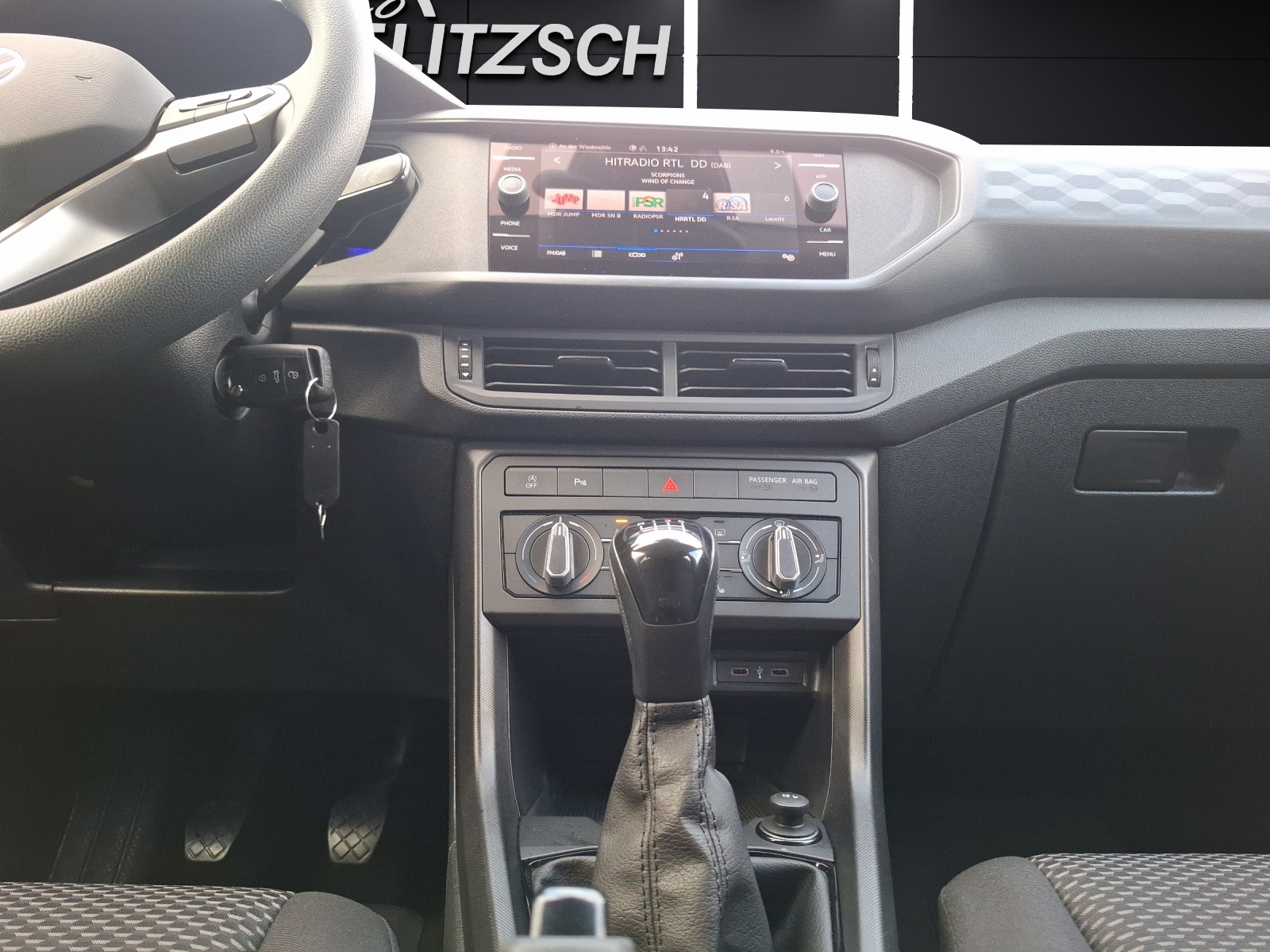 Fahrzeugabbildung Volkswagen T-Cross TSI Basis Navi AID PDC SH