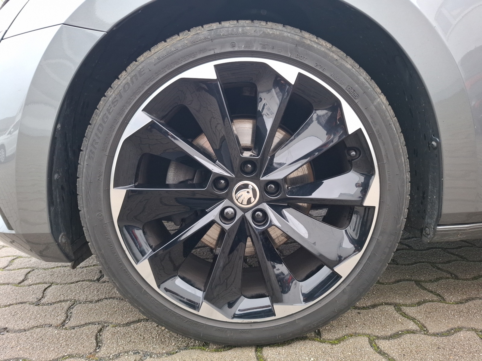 Fahrzeugabbildung SKODA Superb Combi TDI Sportline DSG 4x4 Matrix Navi AID ACC SH 19