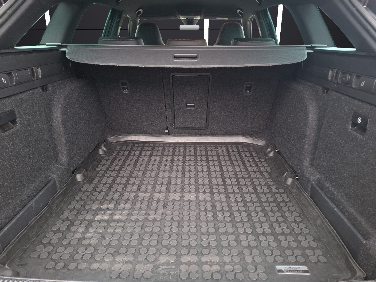 Fahrzeugabbildung SKODA Superb Combi TDI Sportline DSG 4x4 Matrix Navi AID ACC SH 19