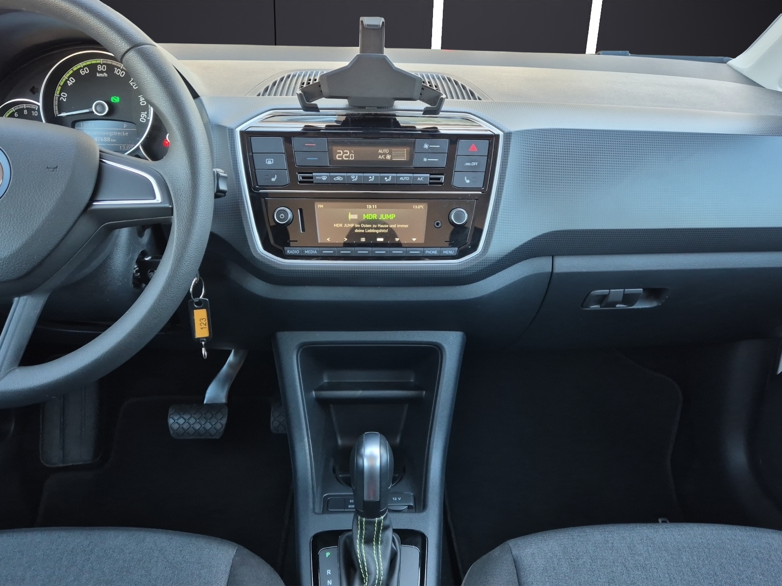 Fahrzeugabbildung SKODA Citigo e iV Ambition DSG Climatronic DAB GRA PDC SHZ