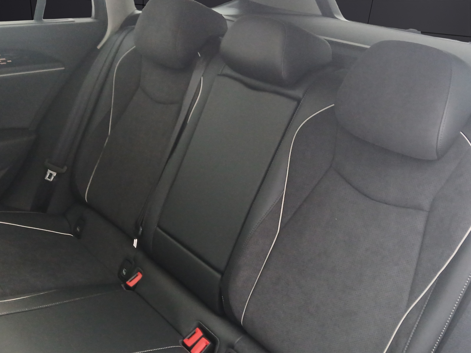 Fahrzeugabbildung Volkswagen Passat Variant Elegance TDI IQ-LED AHK Massage DCC