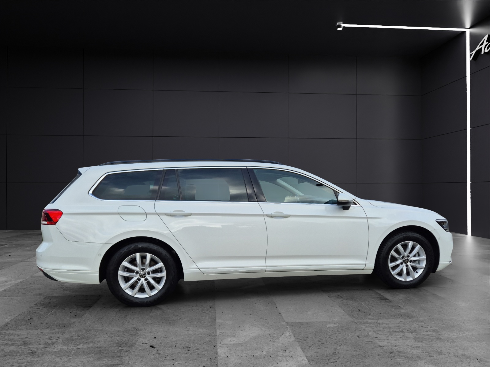 Fahrzeugabbildung Volkswagen Passat Variant TDI Business DSG STH LED Navi AID ACC RFK SH