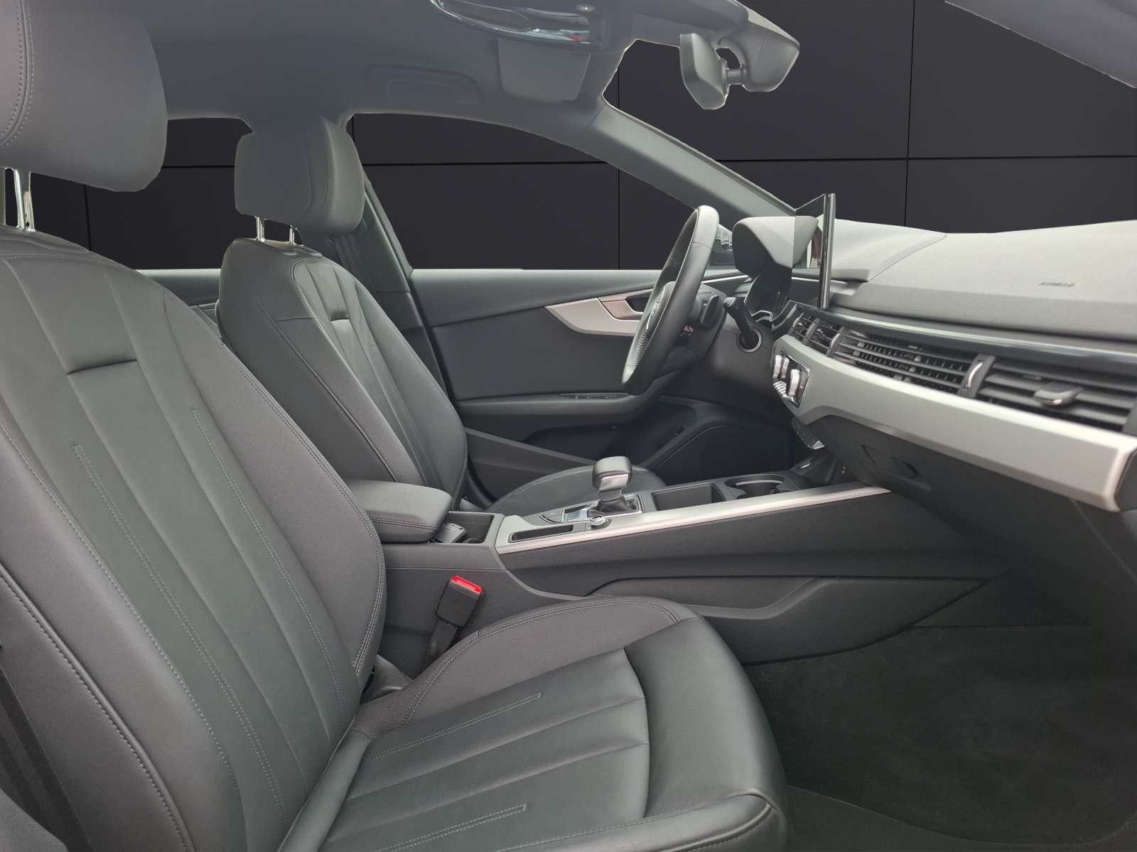 Fahrzeugabbildung Audi A4 Avant 35 TFSI advanced S-tronic LED Navi ACC RFK SH