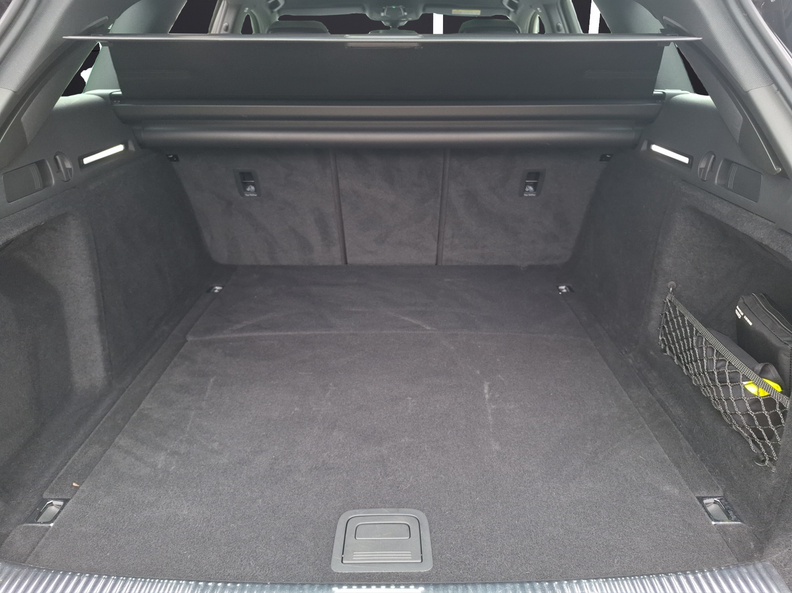 Fahrzeugabbildung Audi A4 Avant 35 TFSI advanced S-tronic LED Navi ACC RFK SH