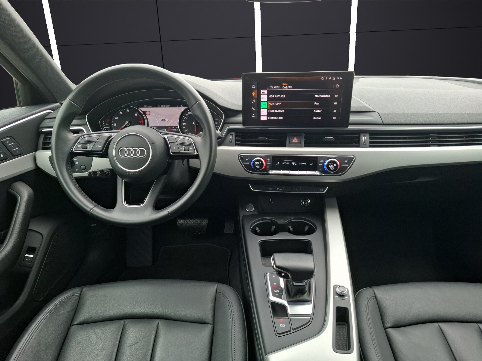 Fahrzeugabbildung Audi A4 Avant 35 TFSI advanced S-tronic LED Navi ACC RFK SH