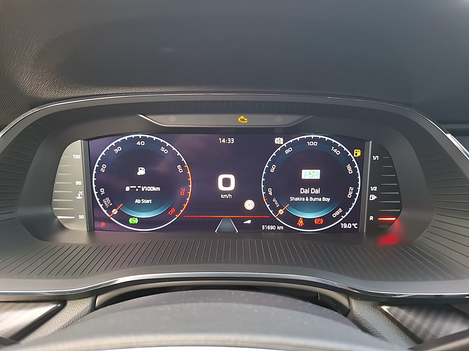 Fahrzeugabbildung SKODA Octavia CombI TSI RS-Plus DSG Matrix Navi Pano HUD ACC RFK Canton SH 19