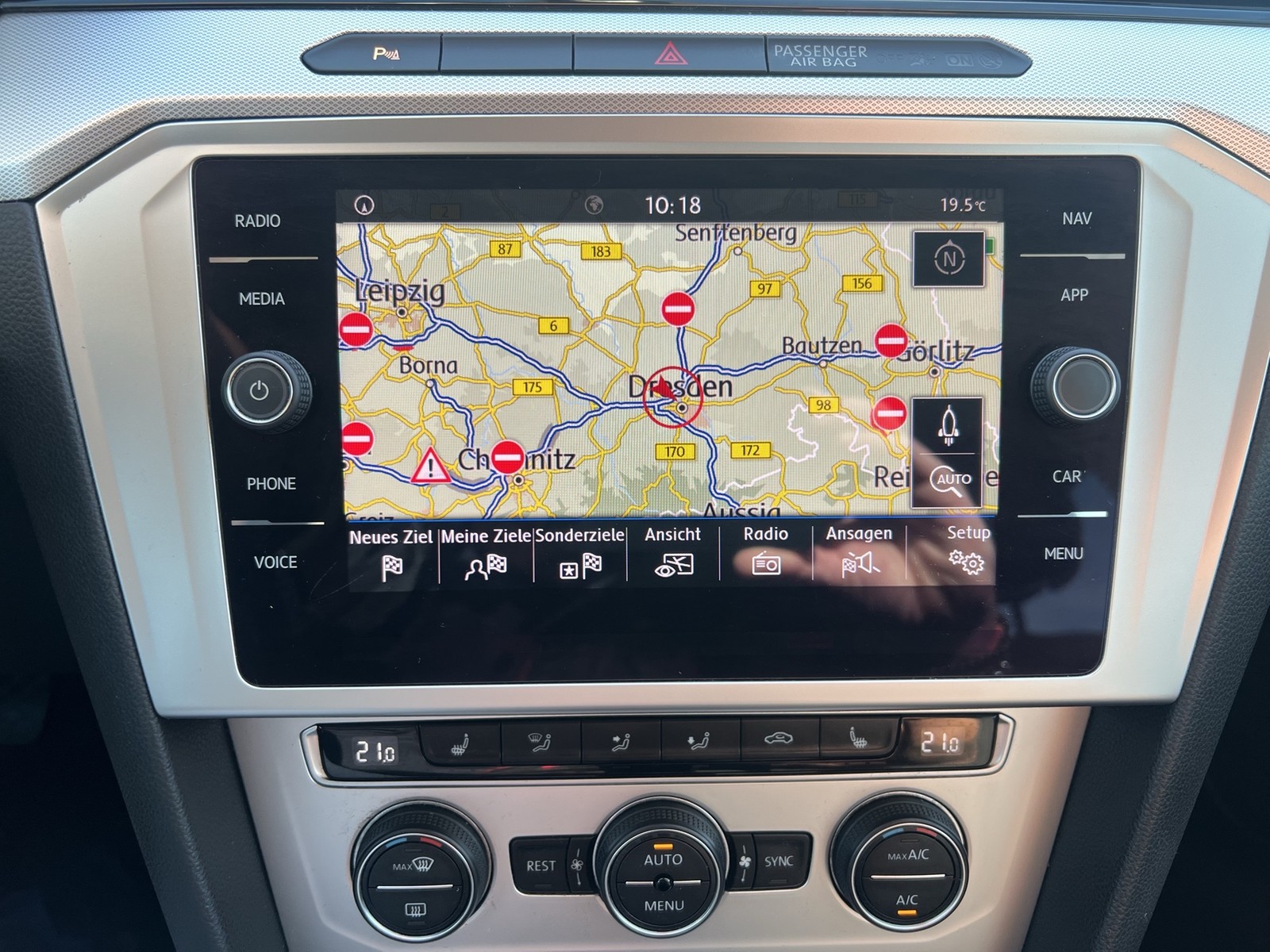 Fahrzeugabbildung Volkswagen Passat Variant TSI Comfortline BMT LED Navi ACC RFK