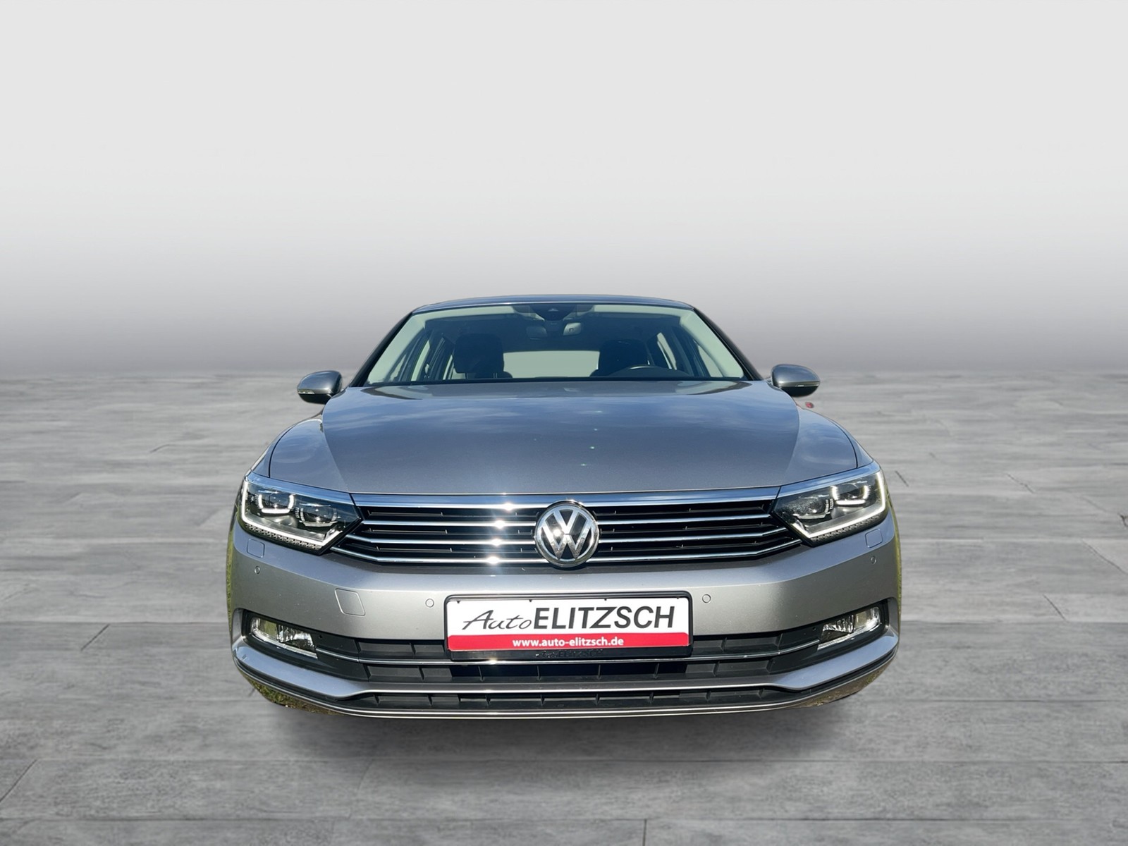 Fahrzeugabbildung Volkswagen Passat Variant TSI Comfortline BMT LED Navi ACC RFK