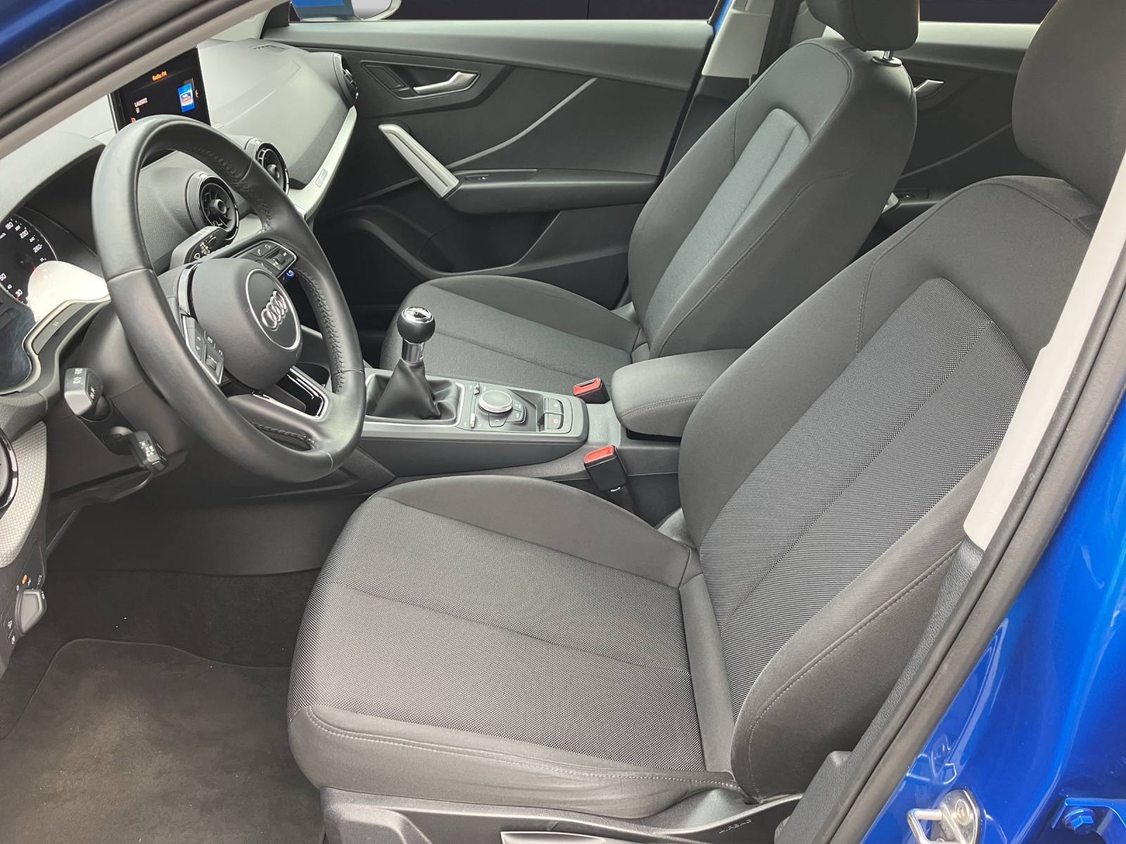 Fahrzeugabbildung Audi Q2 1.4 TFSI LED GRA RFK SHZ