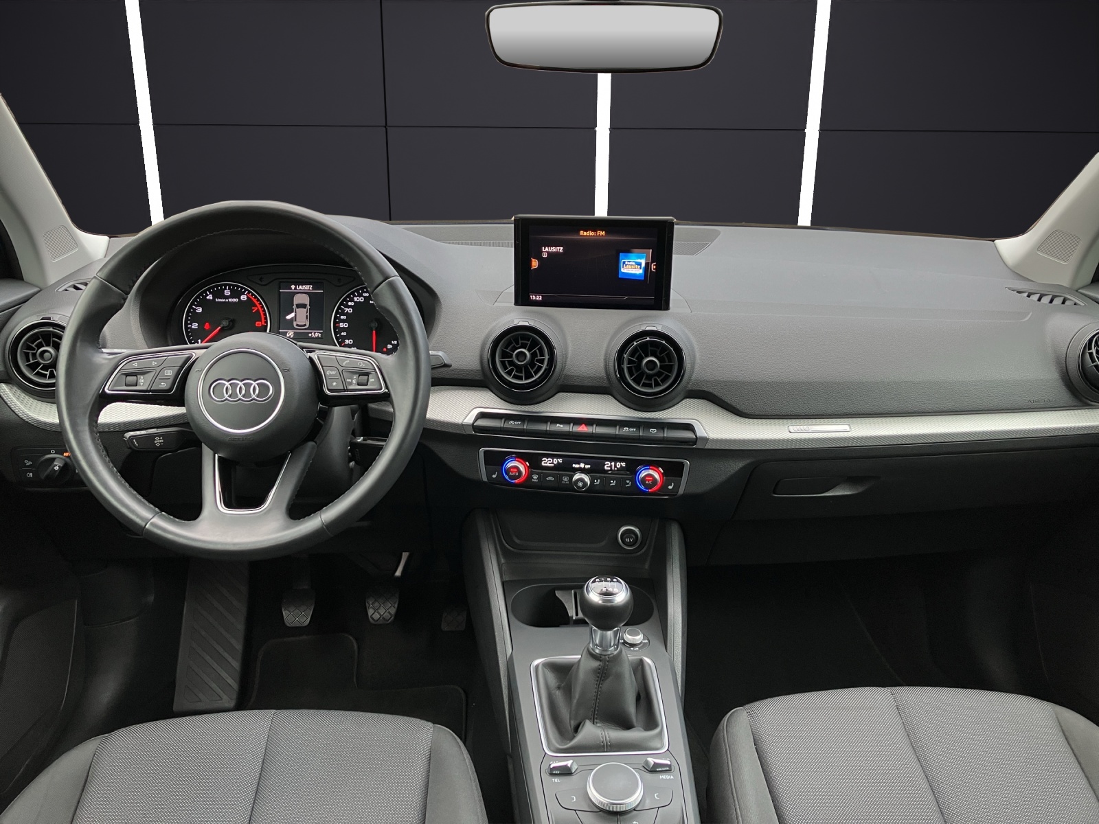 Fahrzeugabbildung Audi Q2 1.4 TFSI LED GRA RFK SHZ