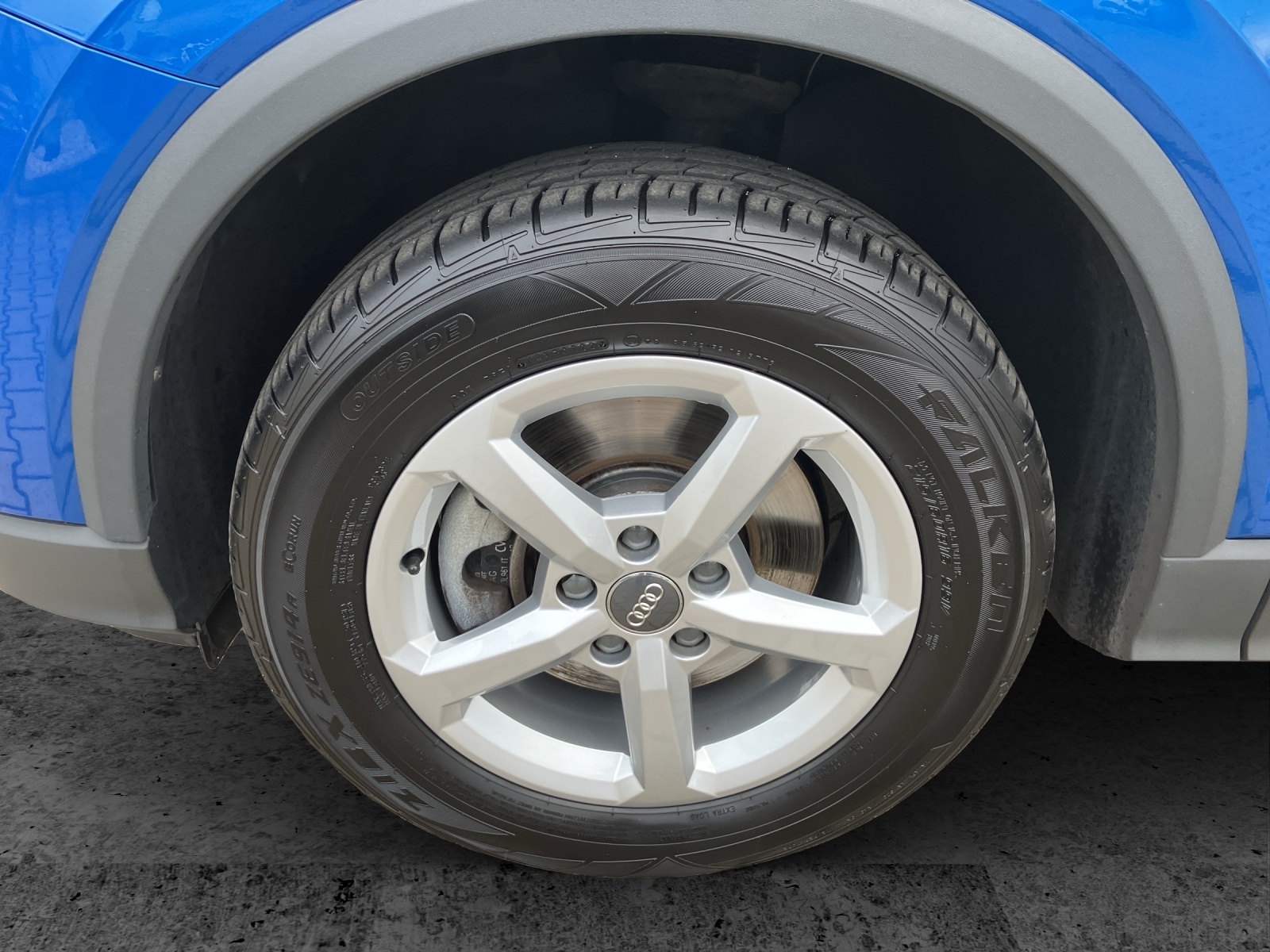 Fahrzeugabbildung Audi Q2 1.4 TFSI LED GRA RFK SHZ