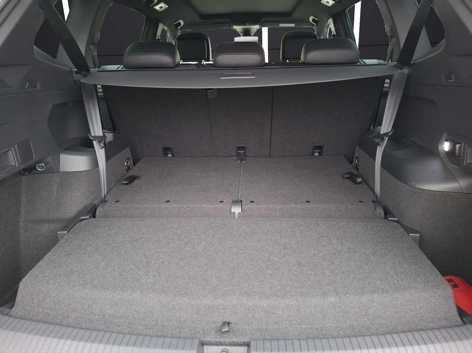 Fahrzeugabbildung Volkswagen Tiguan Allspace TDI R-Line DSG 4M STH Matrix AHK Navi Pano AID ACC RFK SH