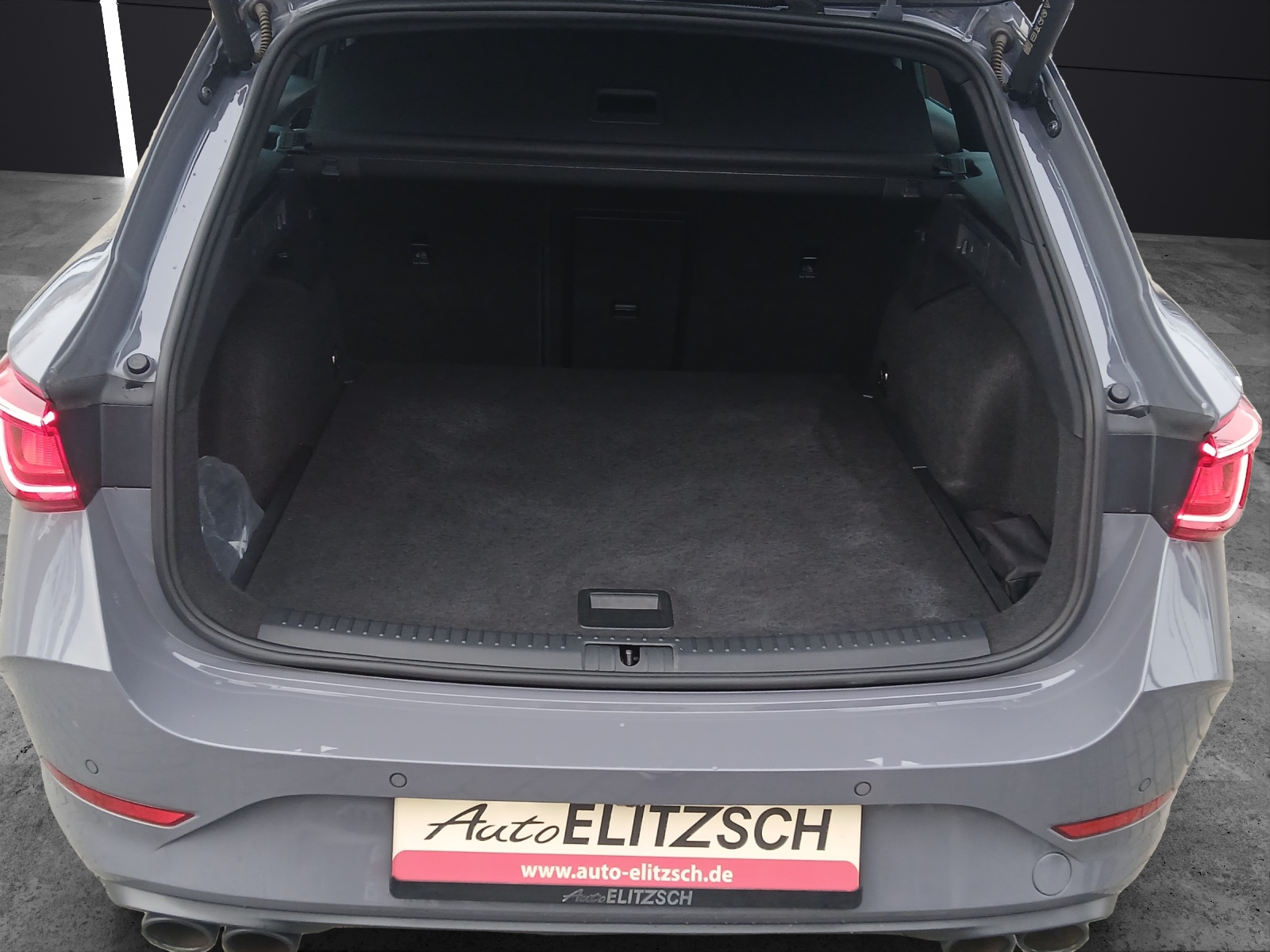 Fahrzeugabbildung CUPRA Leon ST VZ CUP DSG 4Drive LED Brembo AHK Navi Leder ACC RFK SH 19